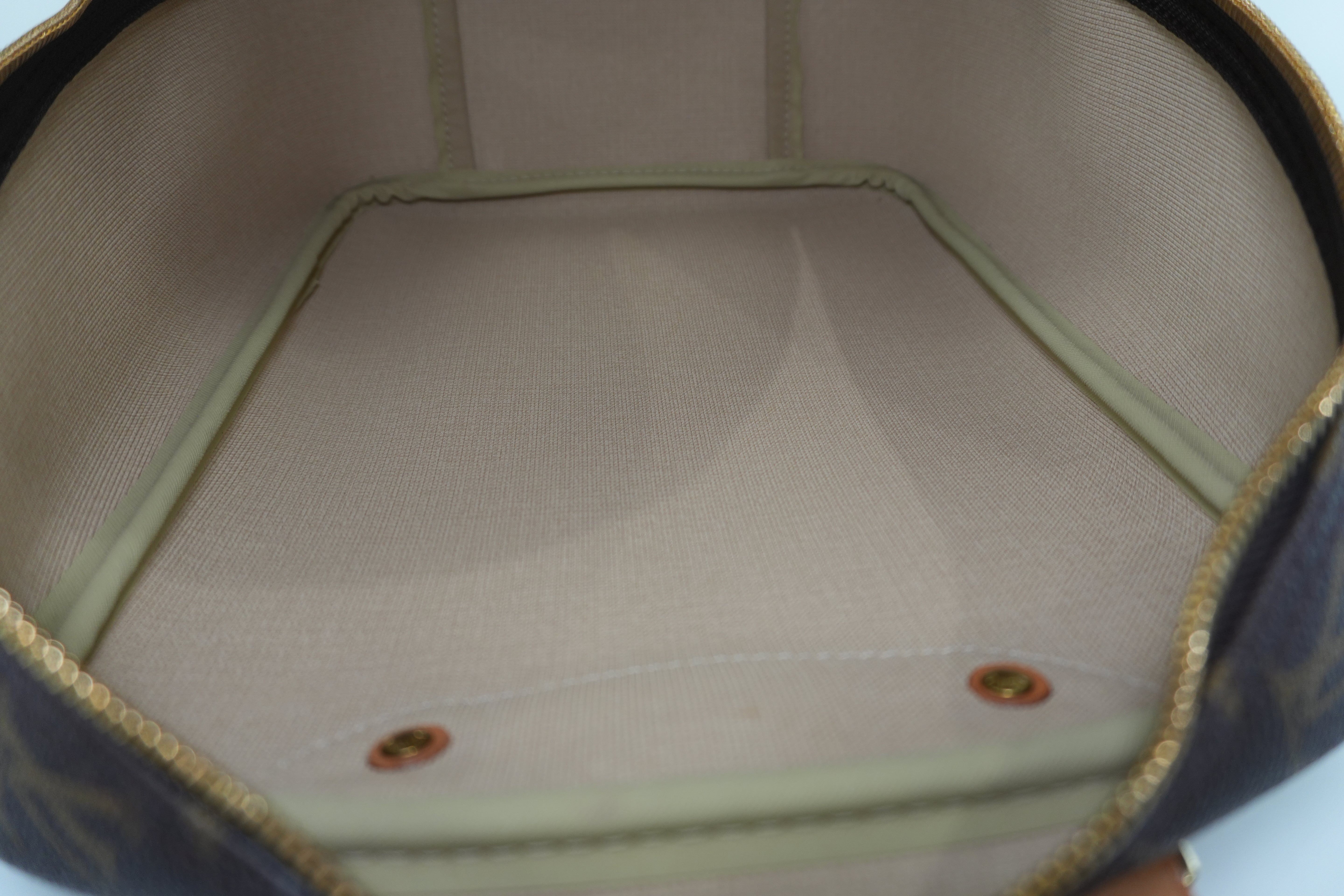 Louis Vuitton Monogram Excursion Sports Handbag Used