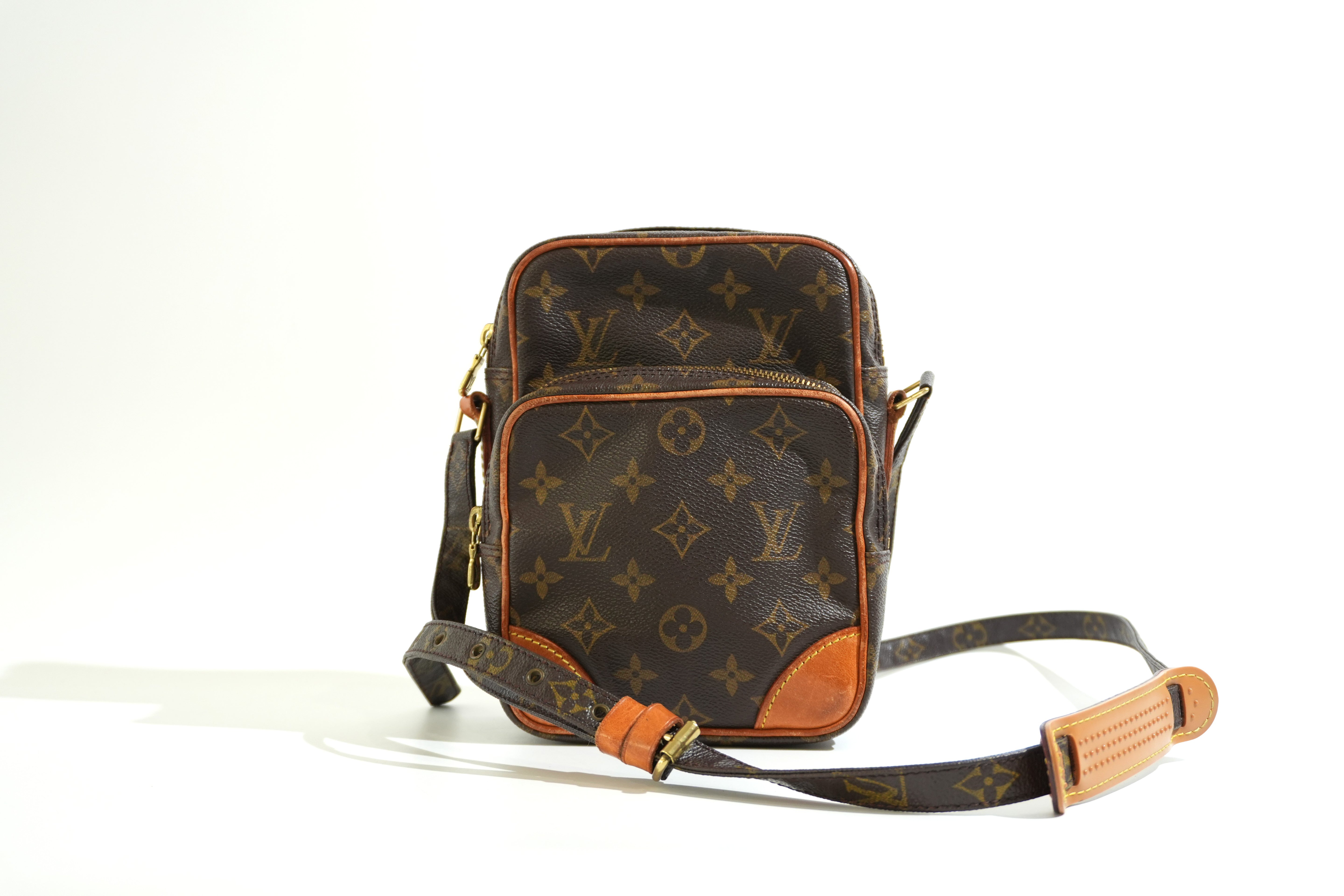 Pre-owned Louis Vuitton Monogram Amazon Crossbody Bag