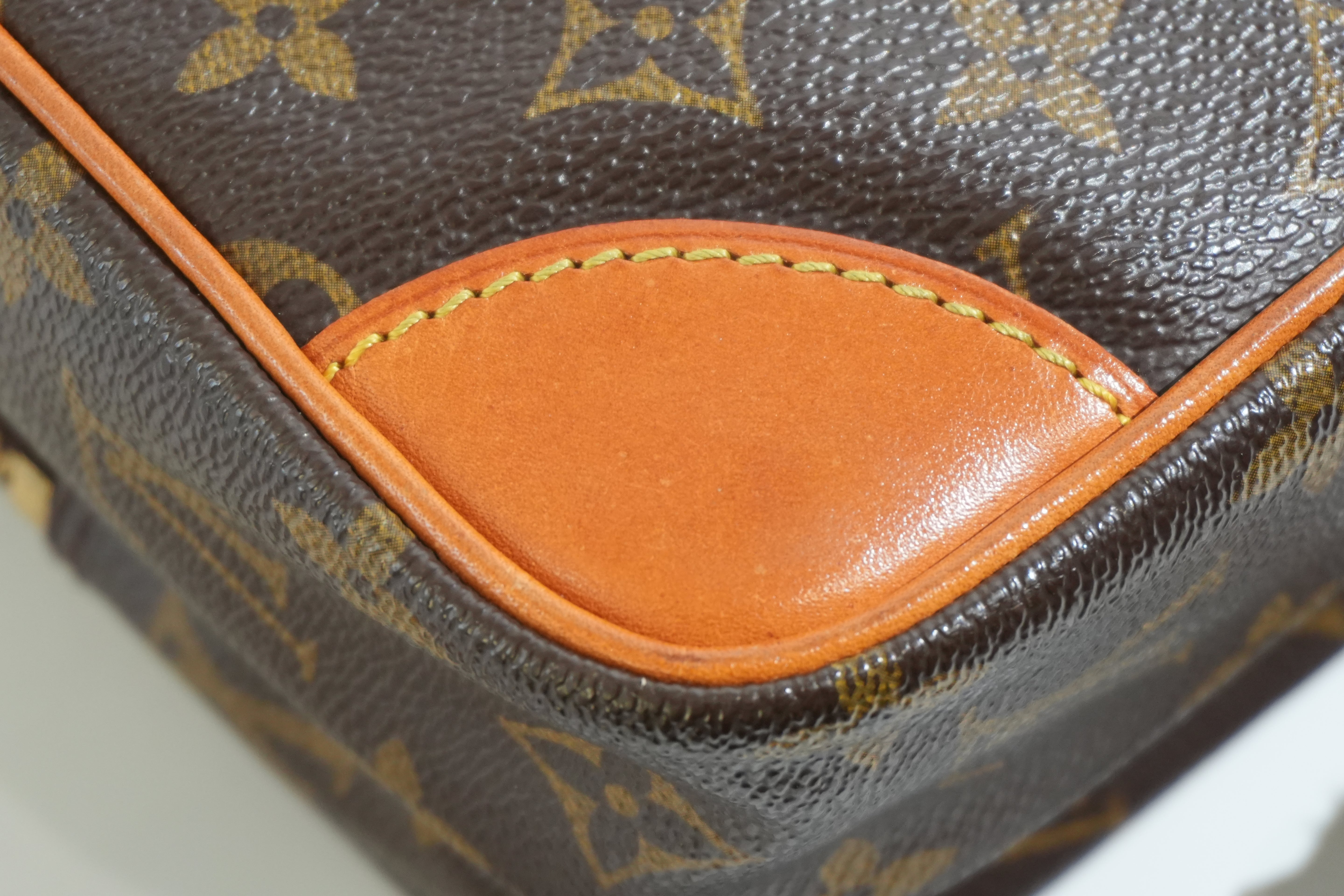 Pre-owned Louis Vuitton Monogram Amazon Crossbody Bag