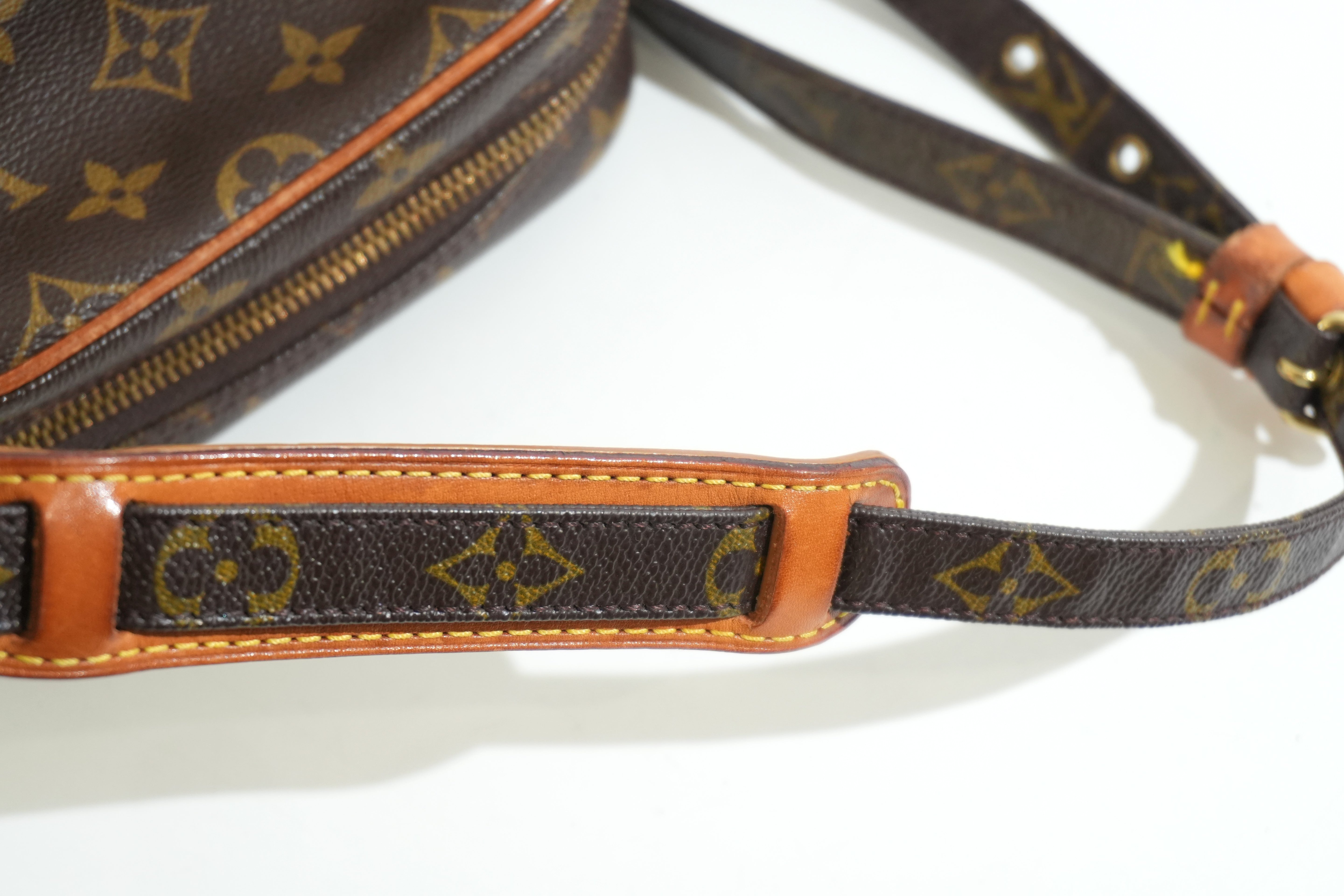 Pre-owned Louis Vuitton Monogram Amazon Crossbody Bag