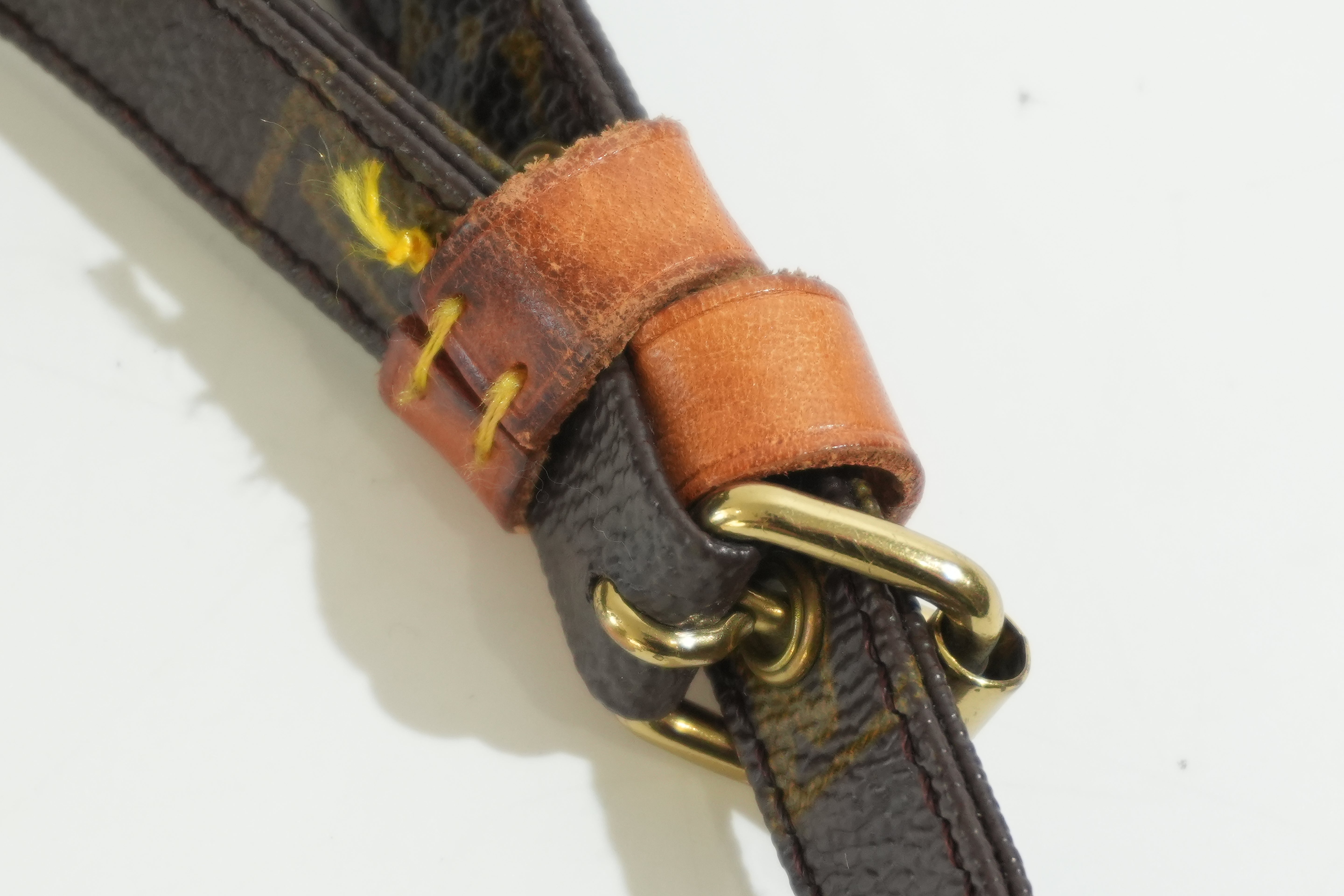 Pre-owned Louis Vuitton Monogram Amazon Crossbody Bag