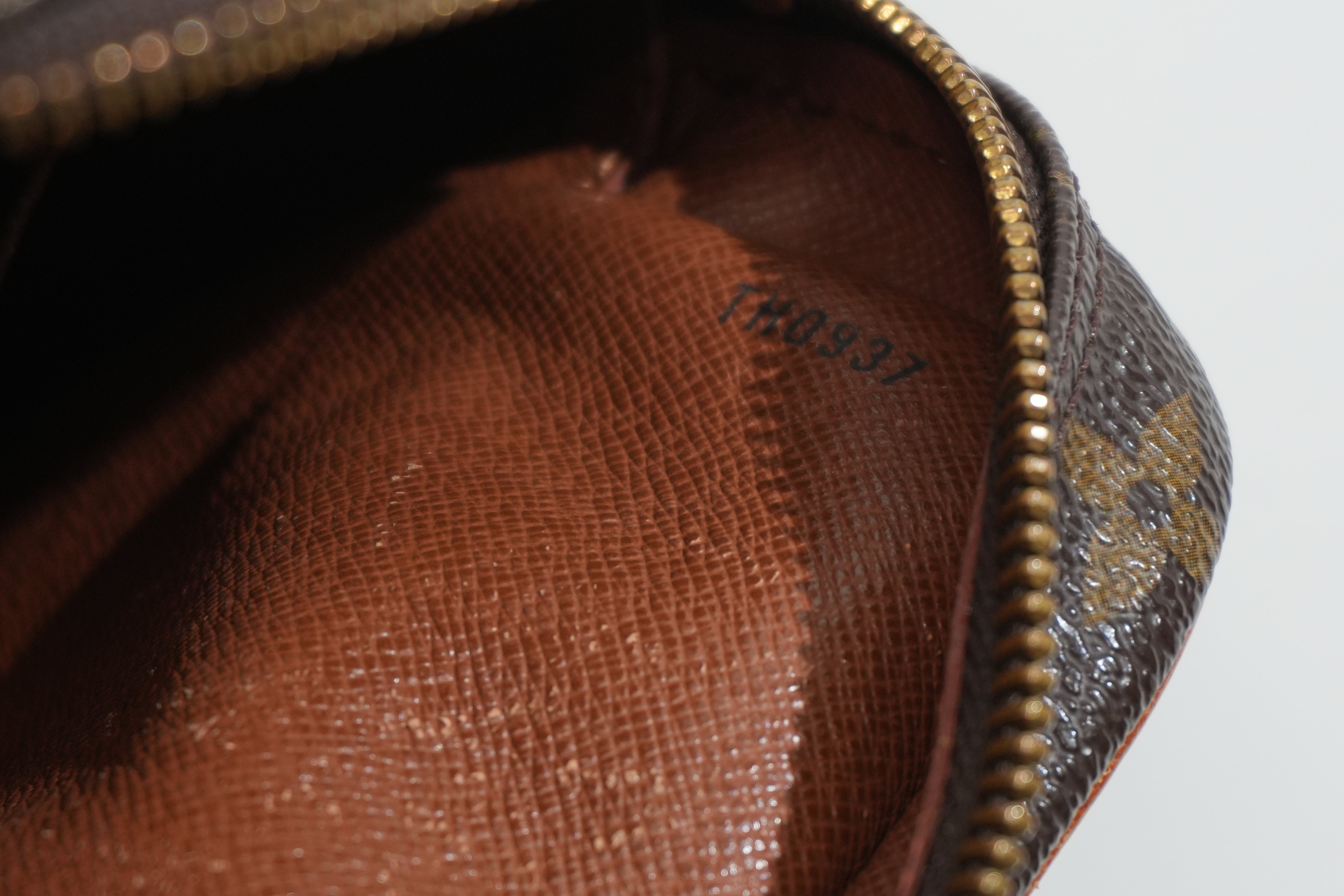 Pre-owned Louis Vuitton Monogram Amazon Crossbody Bag