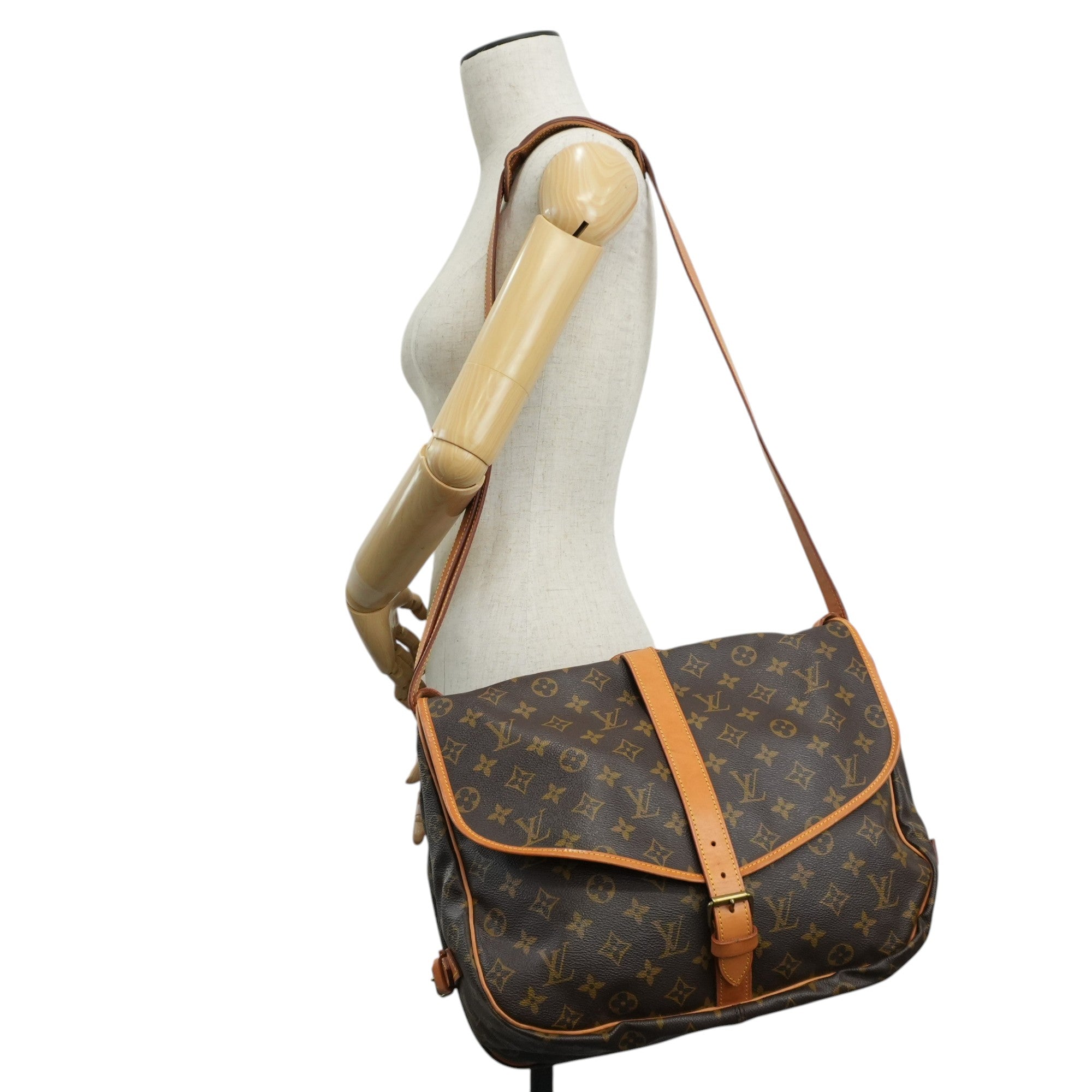 Louis Vuitton Monogram Saumur 35 Shoulder Bag Used