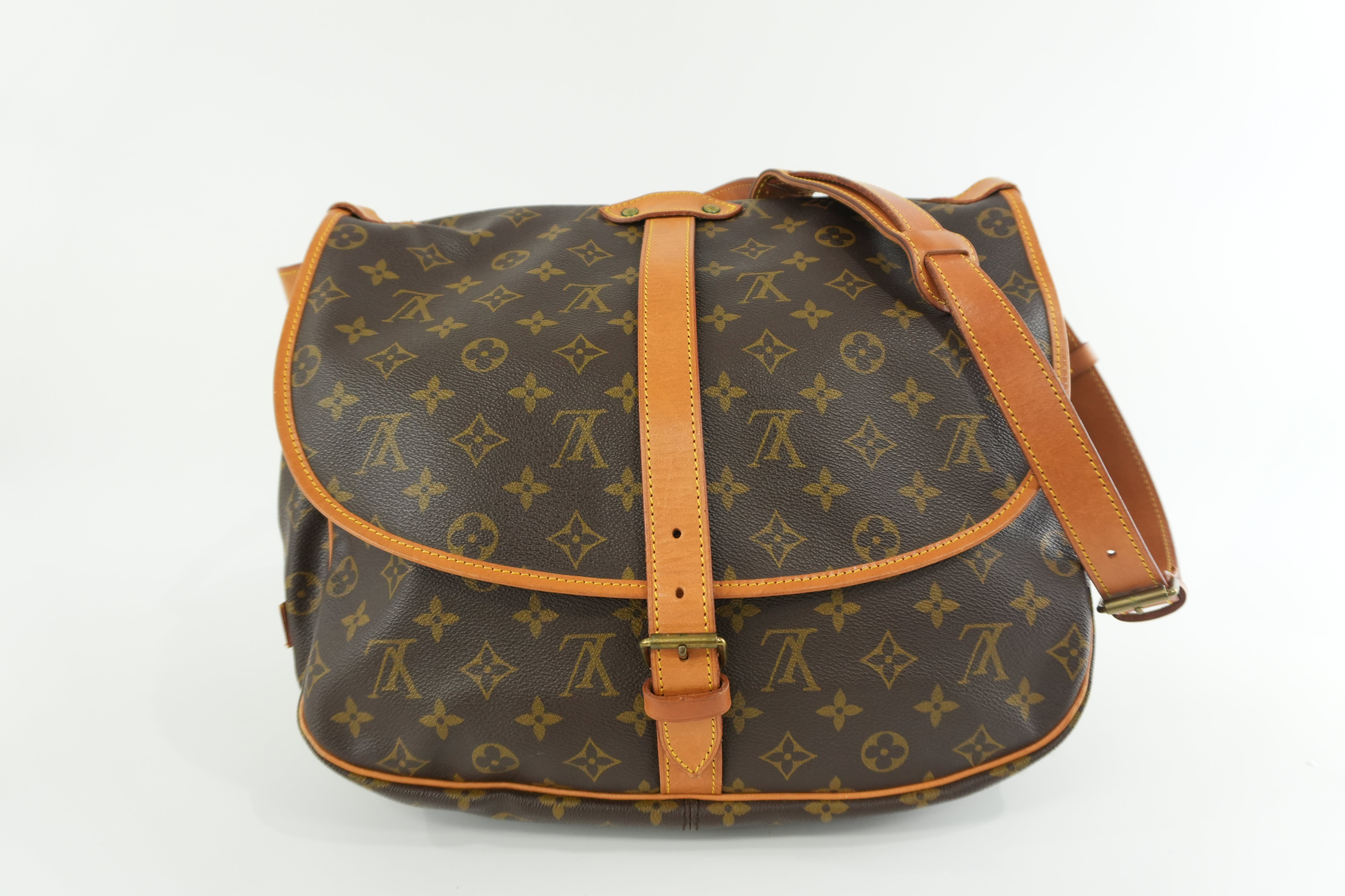 Louis Vuitton Monogram Saumur 35 Shoulder Bag Used