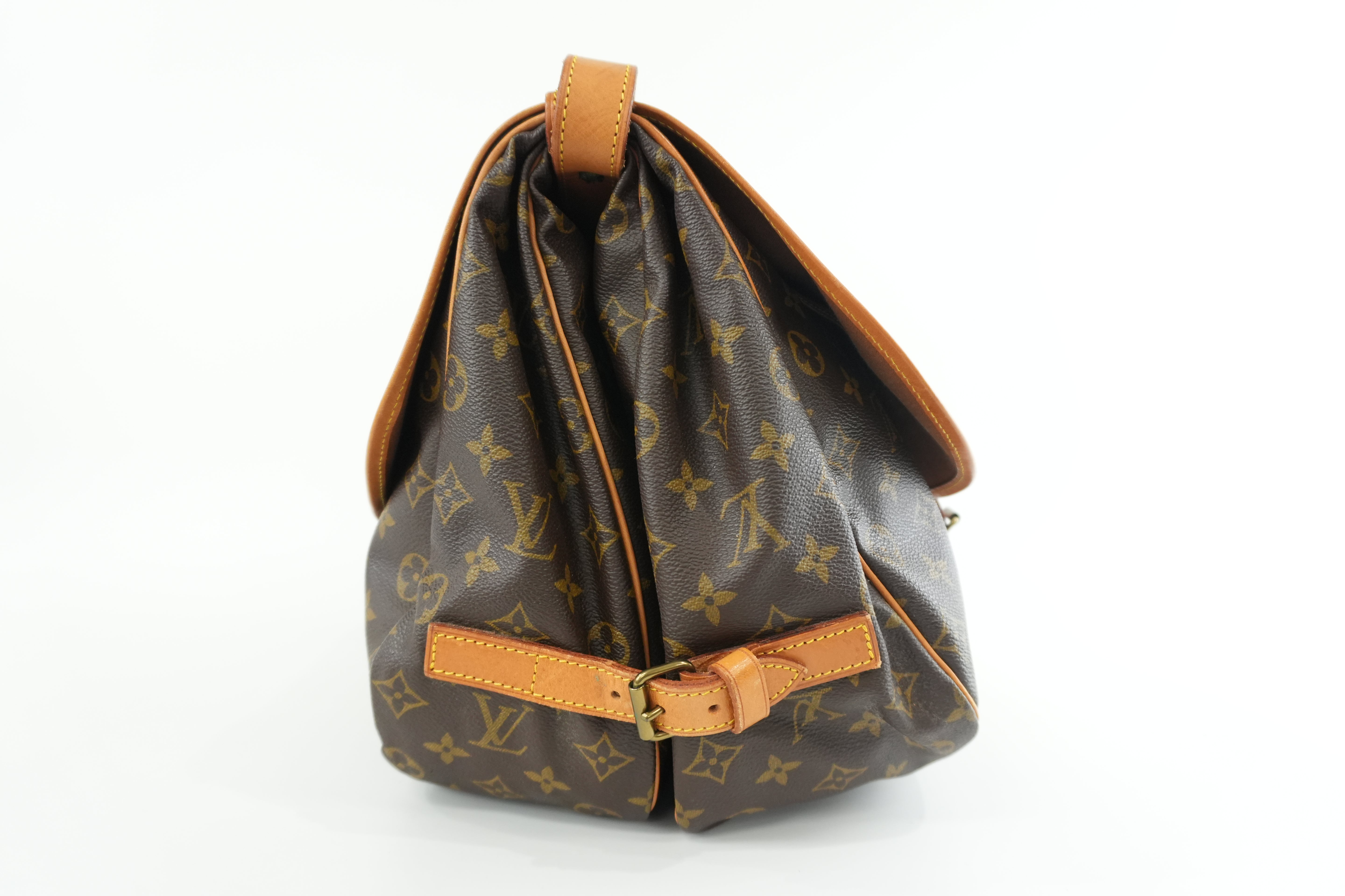 Louis Vuitton Monogram Saumur 35 Shoulder Bag Used