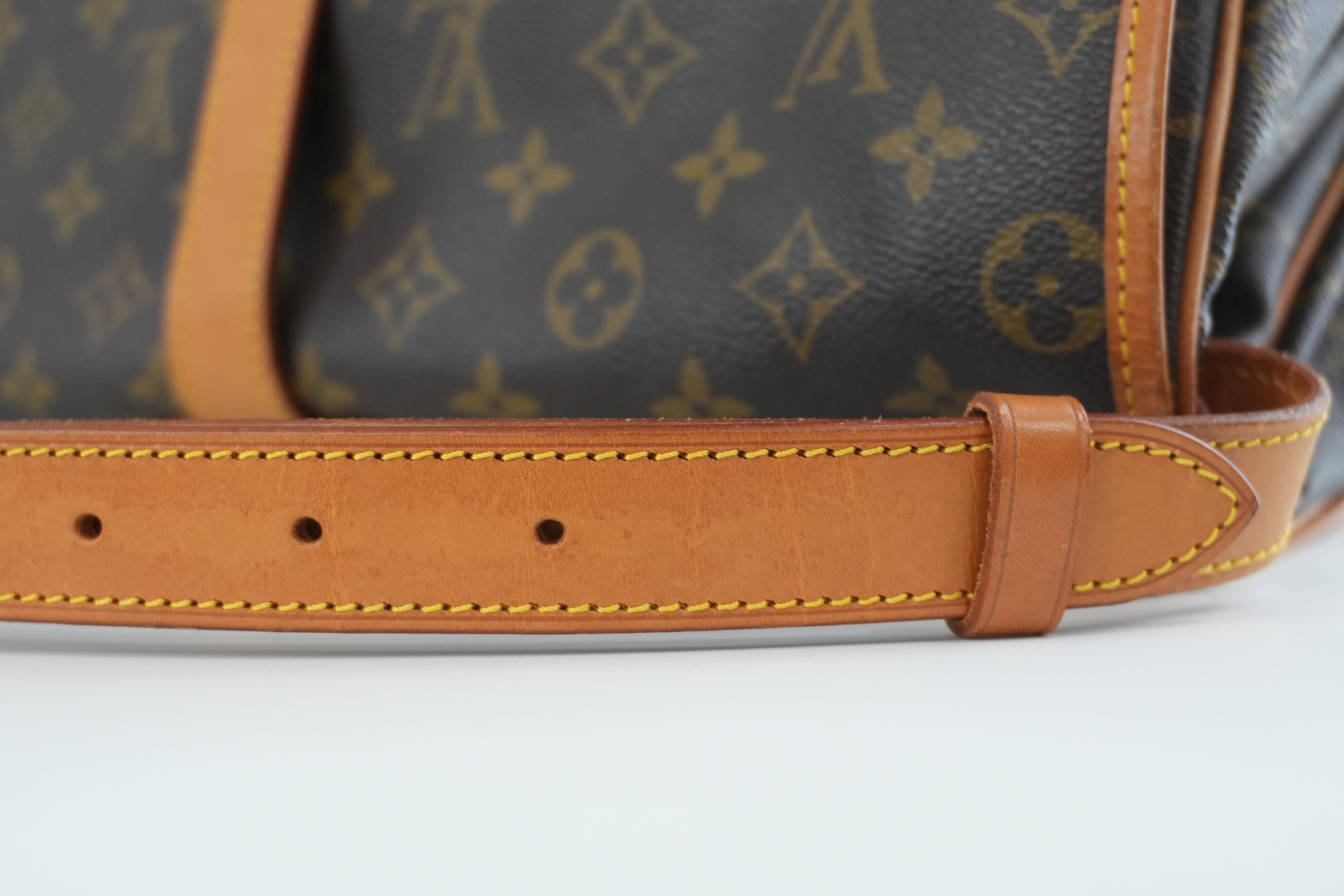 Louis Vuitton Monogram Saumur 35 Shoulder Bag Used