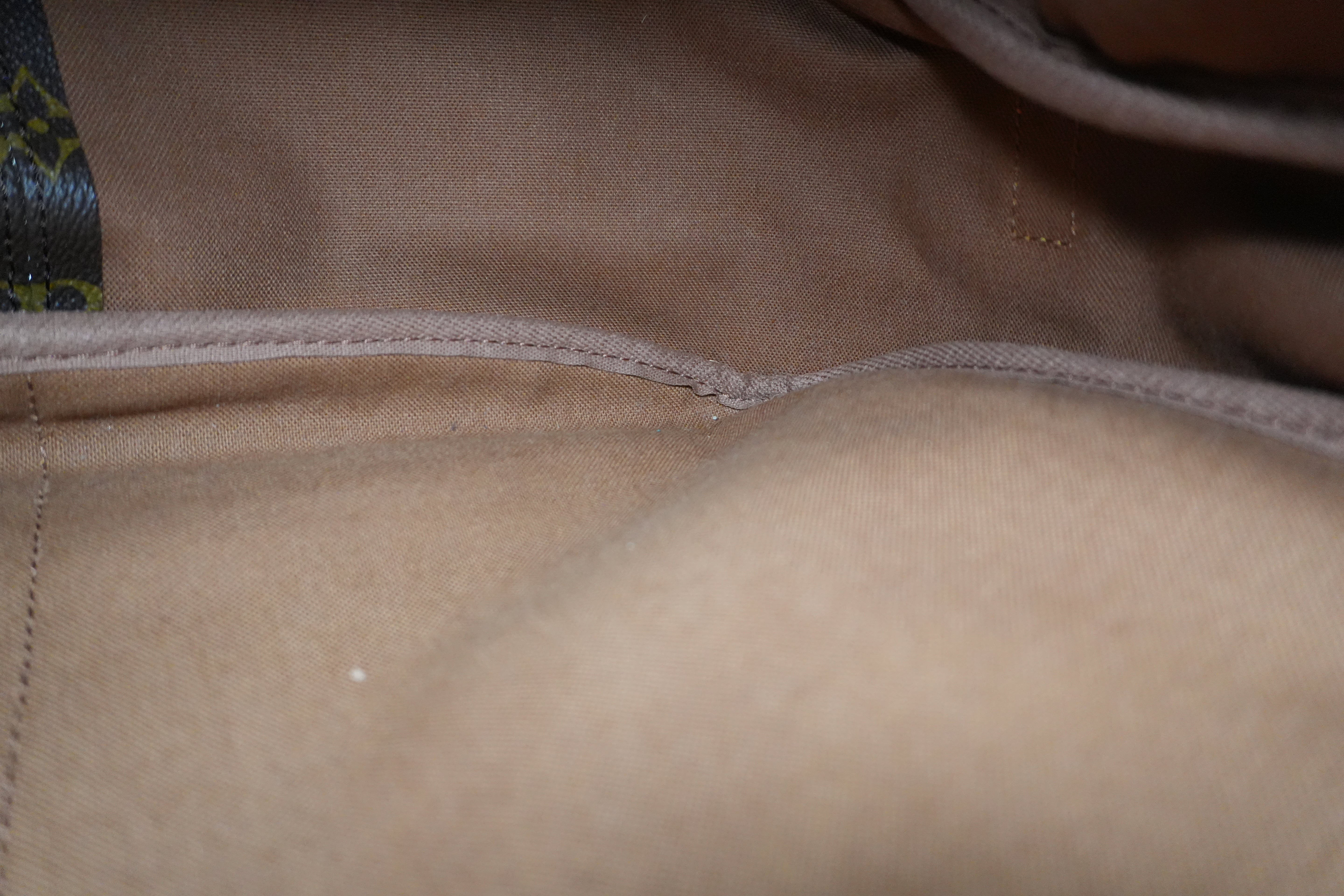 Louis Vuitton Monogram Saumur 35 Shoulder Bag Used