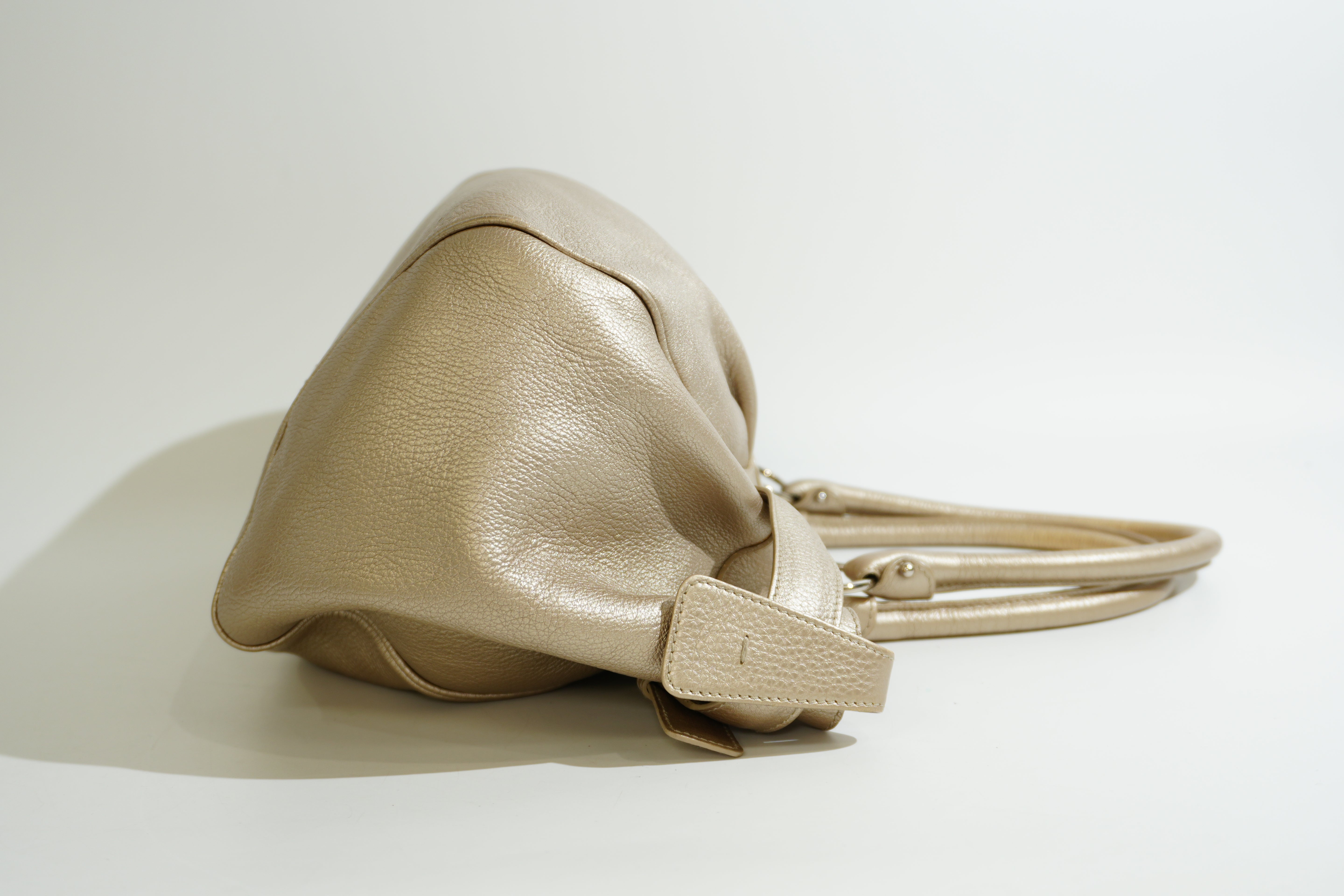 Pre-owned Ferragamo Handbag Metallic Gold
