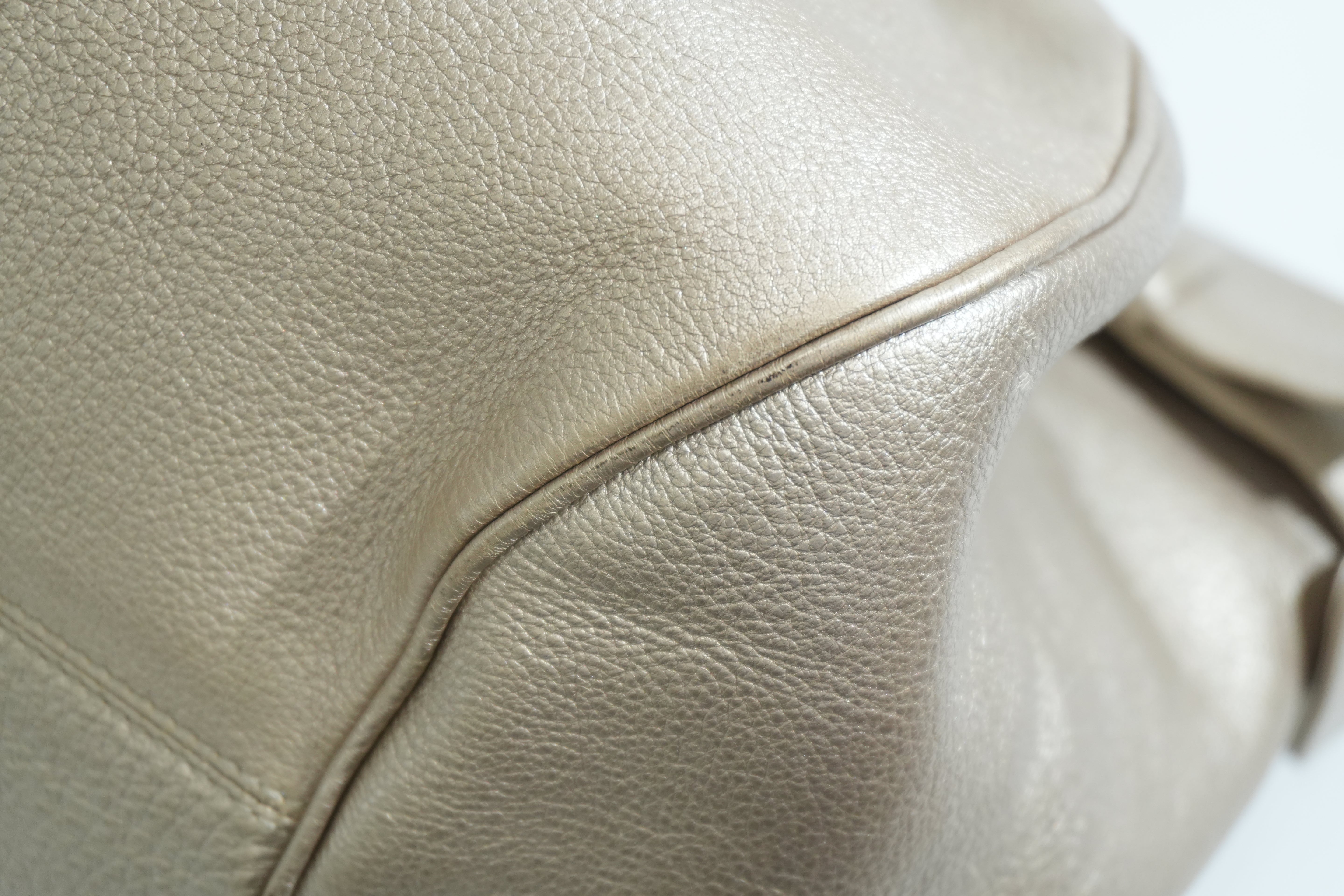 Pre-owned Ferragamo Handbag Metallic Gold