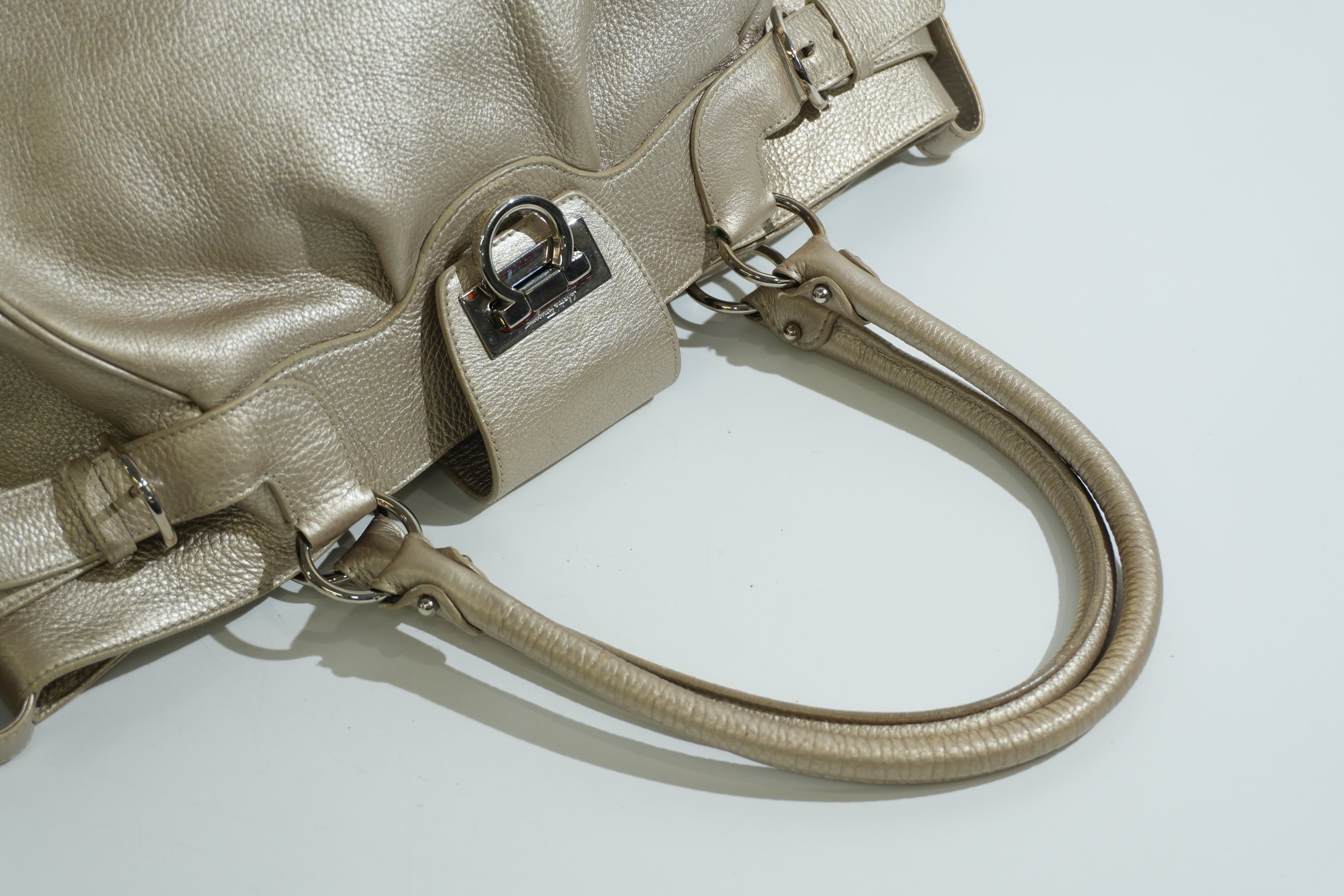 Pre-owned Ferragamo Handbag Metallic Gold
