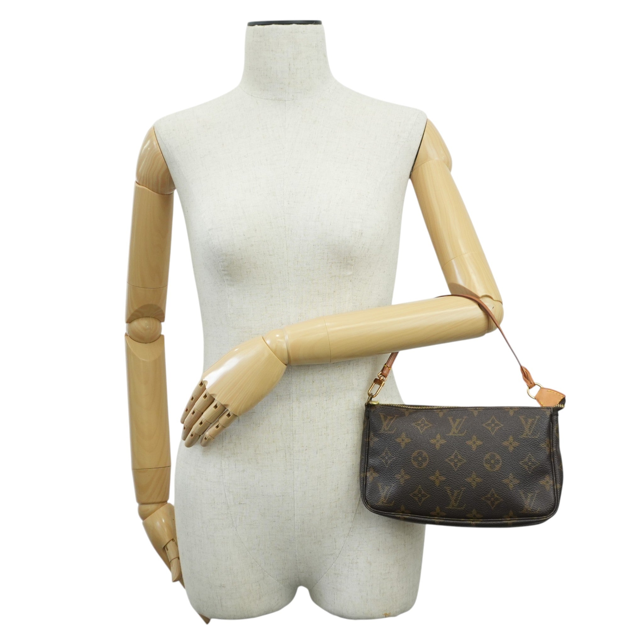 Louis Vuitton Monogram Pochette Accessory Handbag Used