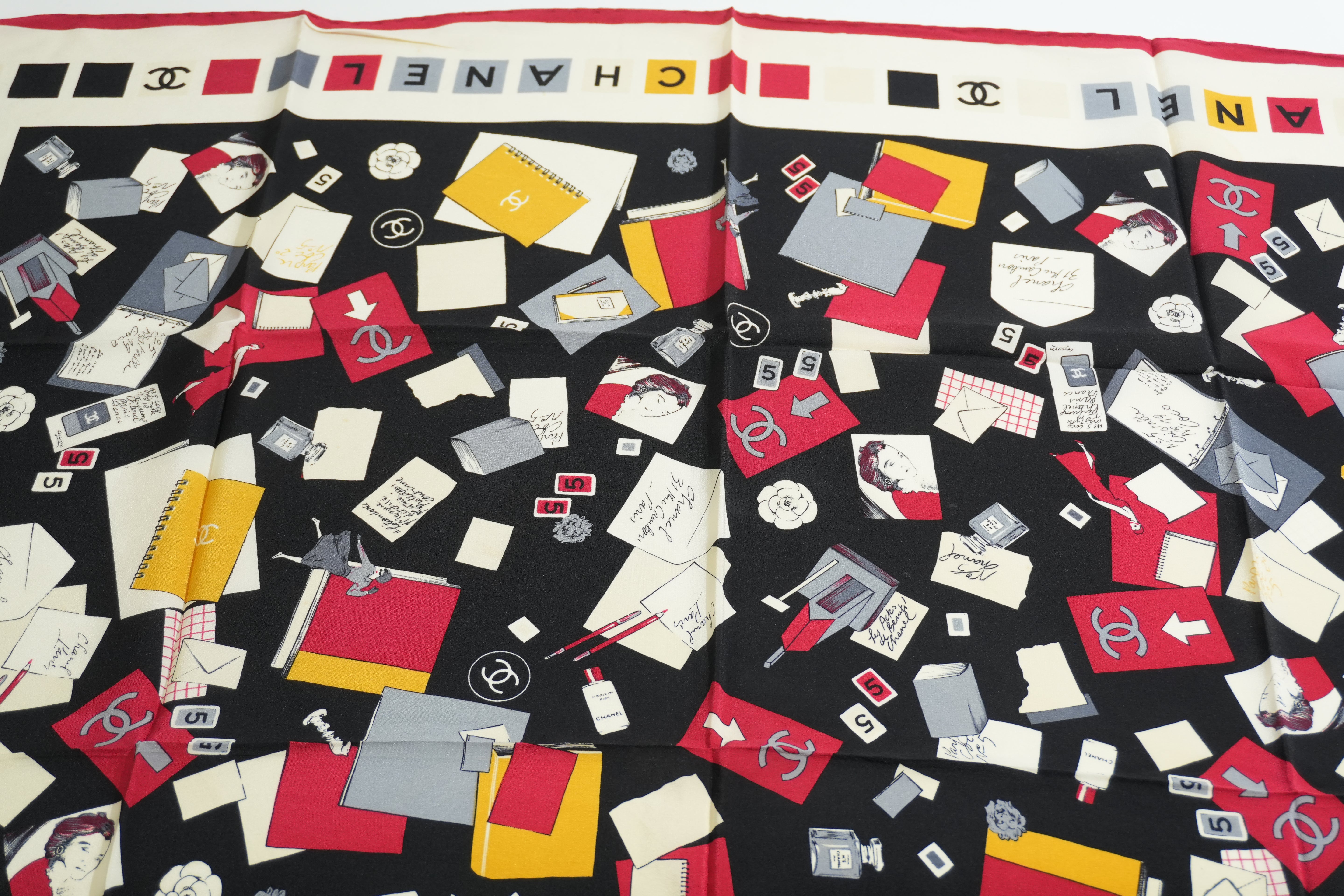 Pre-owned Chanel Scarf Multicolor