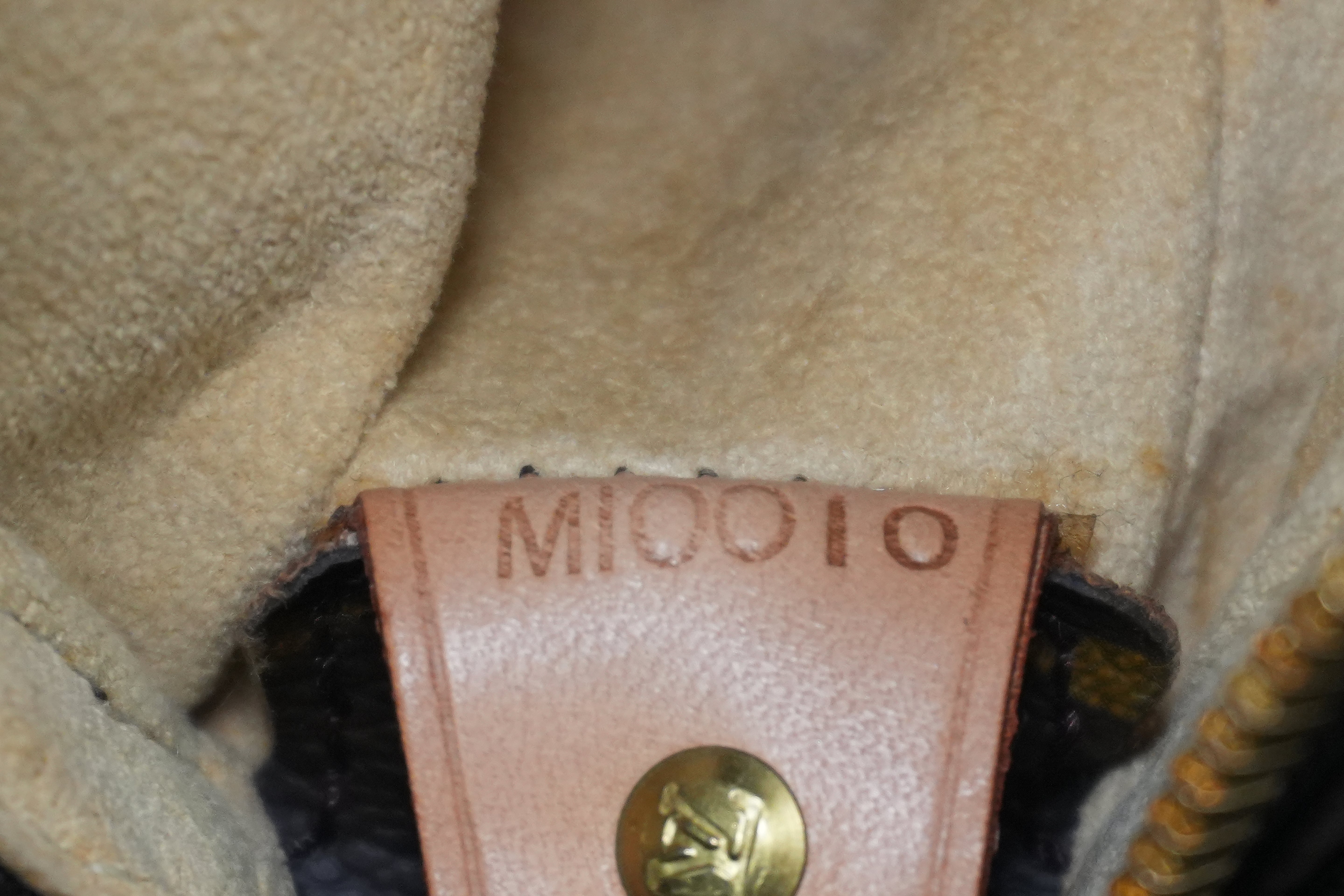 Pre-owned Louis Vuitton Monogram Looping GM Shoulder Bag