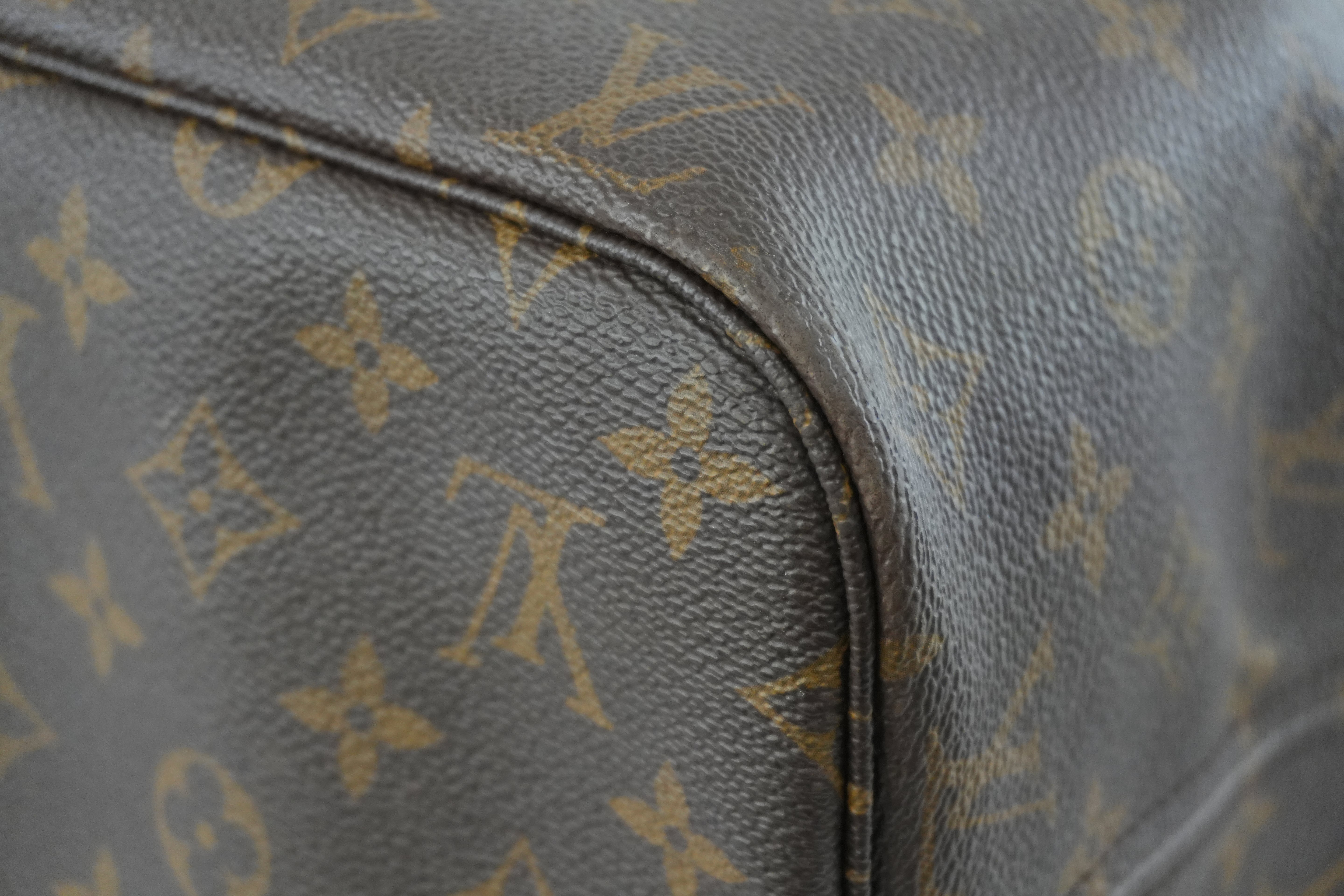 Louis Vuitton Neverfull MM Shoulder Tote Bag Used