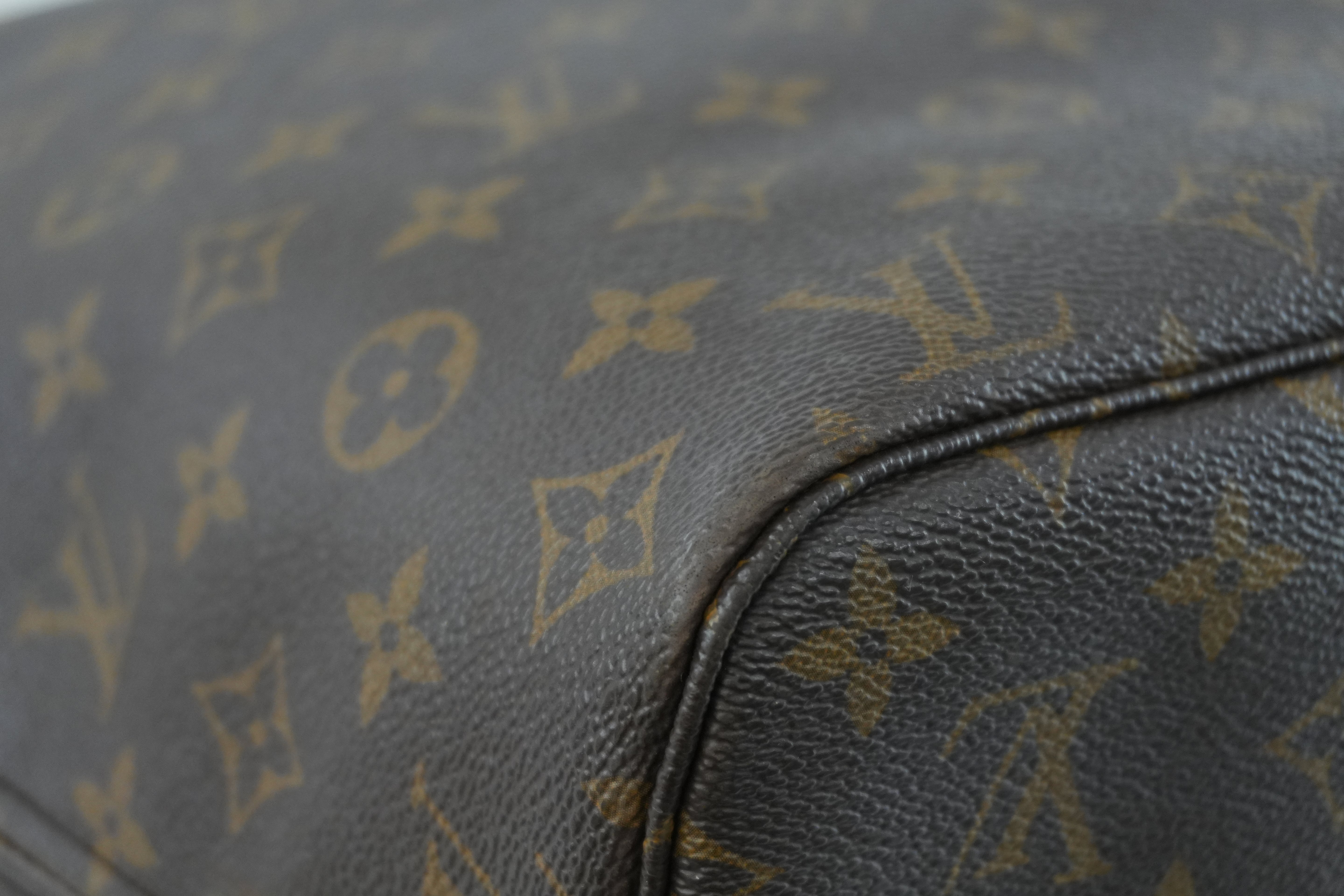Louis Vuitton Neverfull MM Shoulder Tote Bag Used