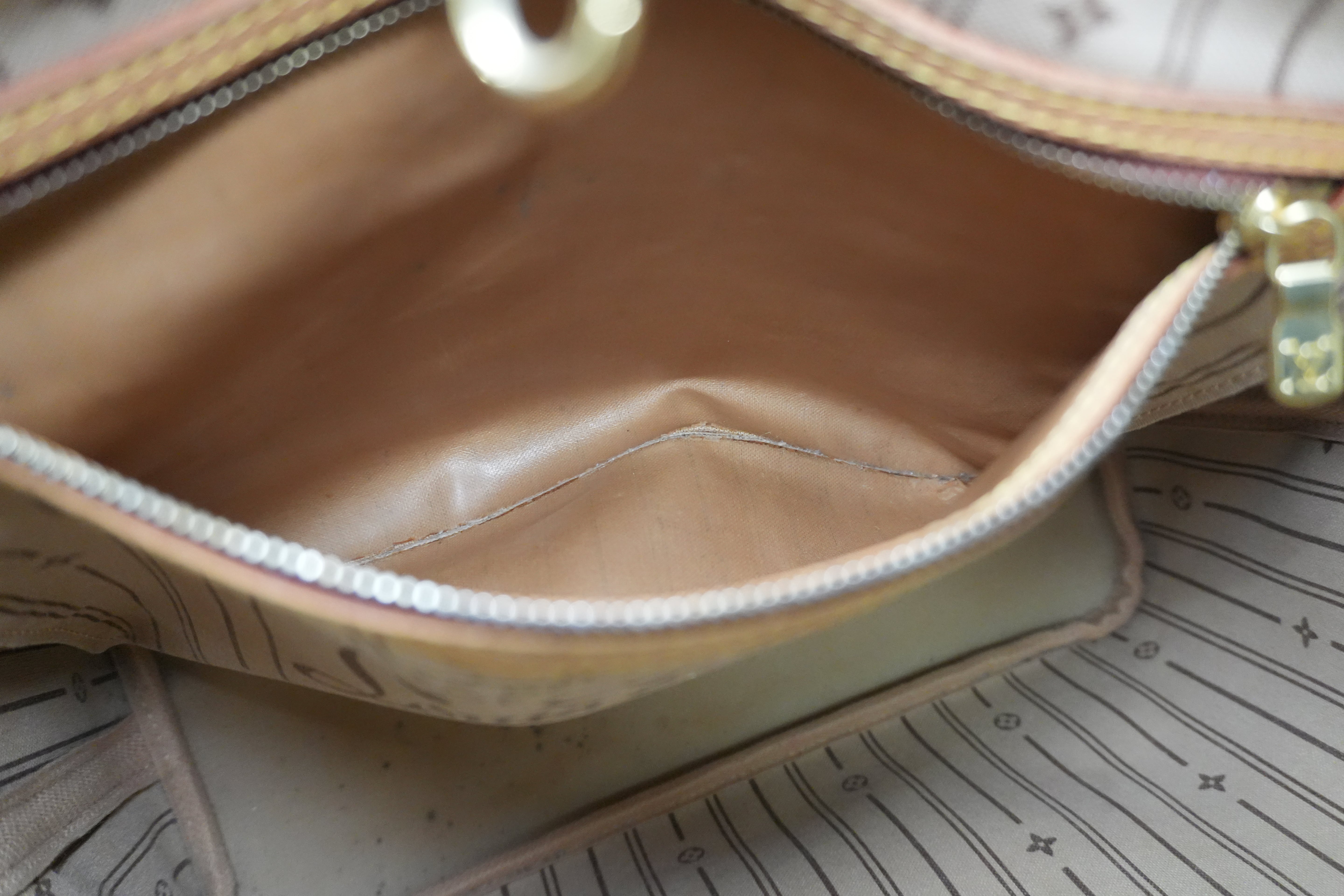 Louis Vuitton Neverfull MM Shoulder Tote Bag Used