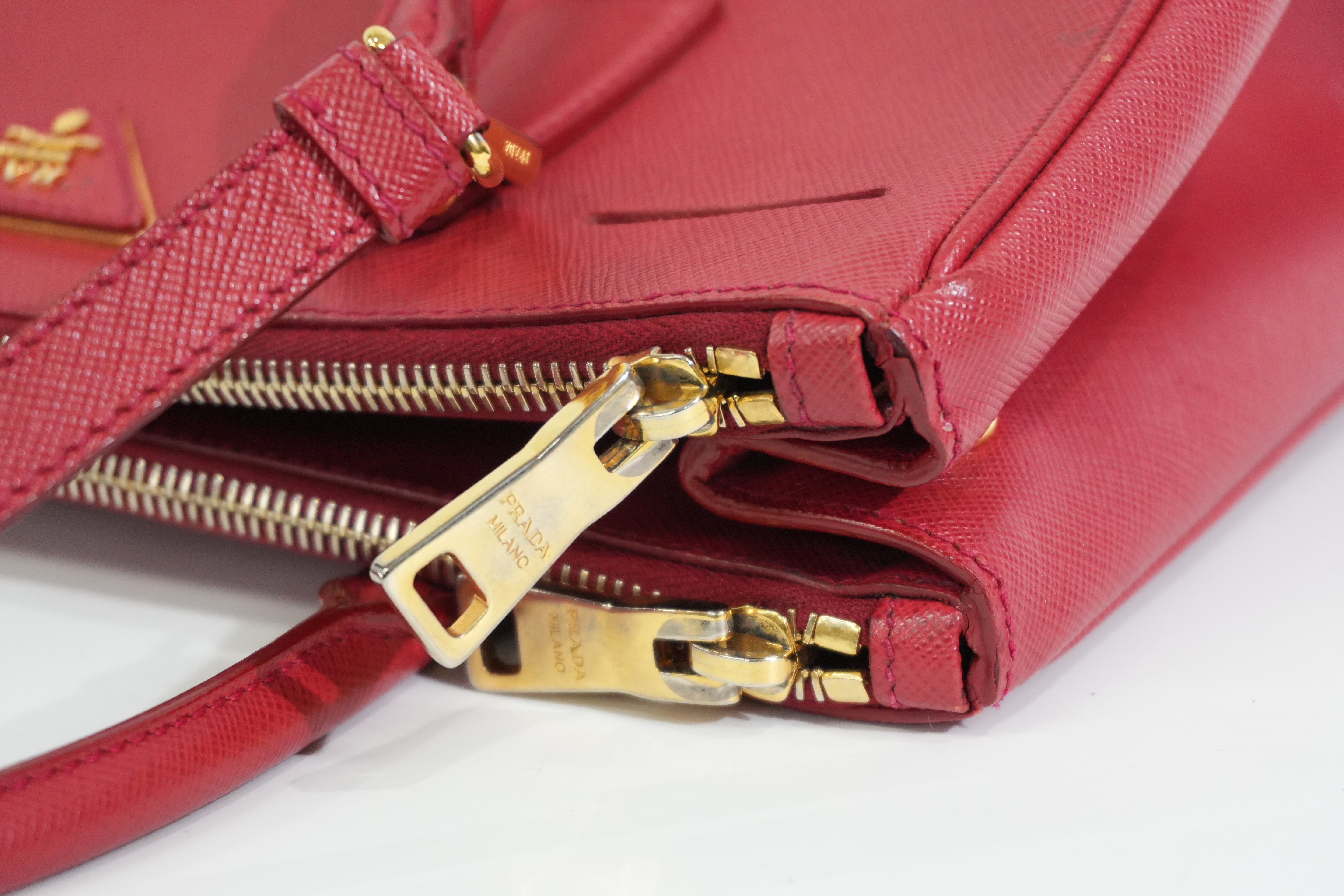 Pre-owned Prada Saffiano Lux Two Way Shoulder Bag Red