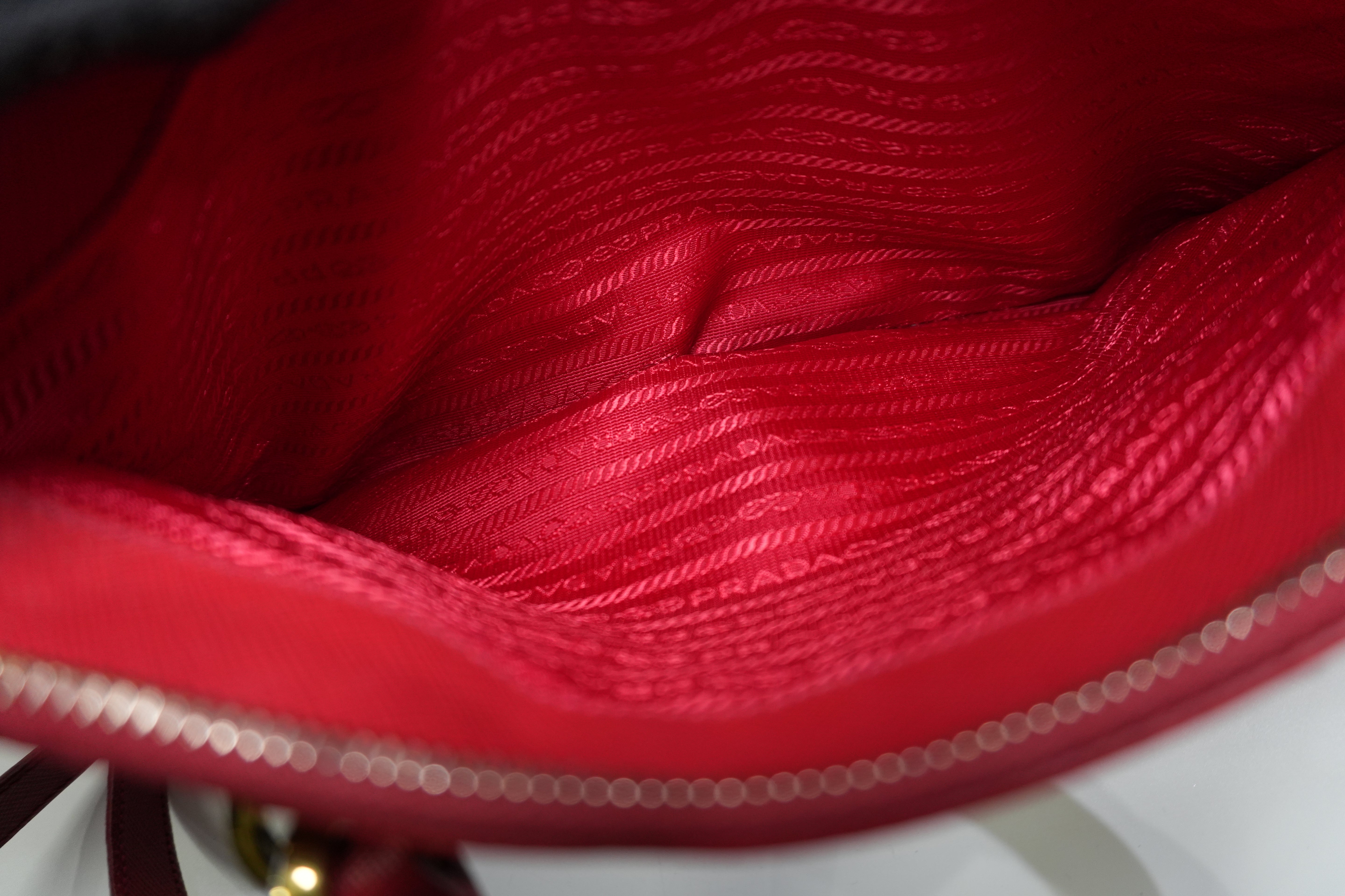 Pre-owned Prada Saffiano Lux Two Way Shoulder Bag Red