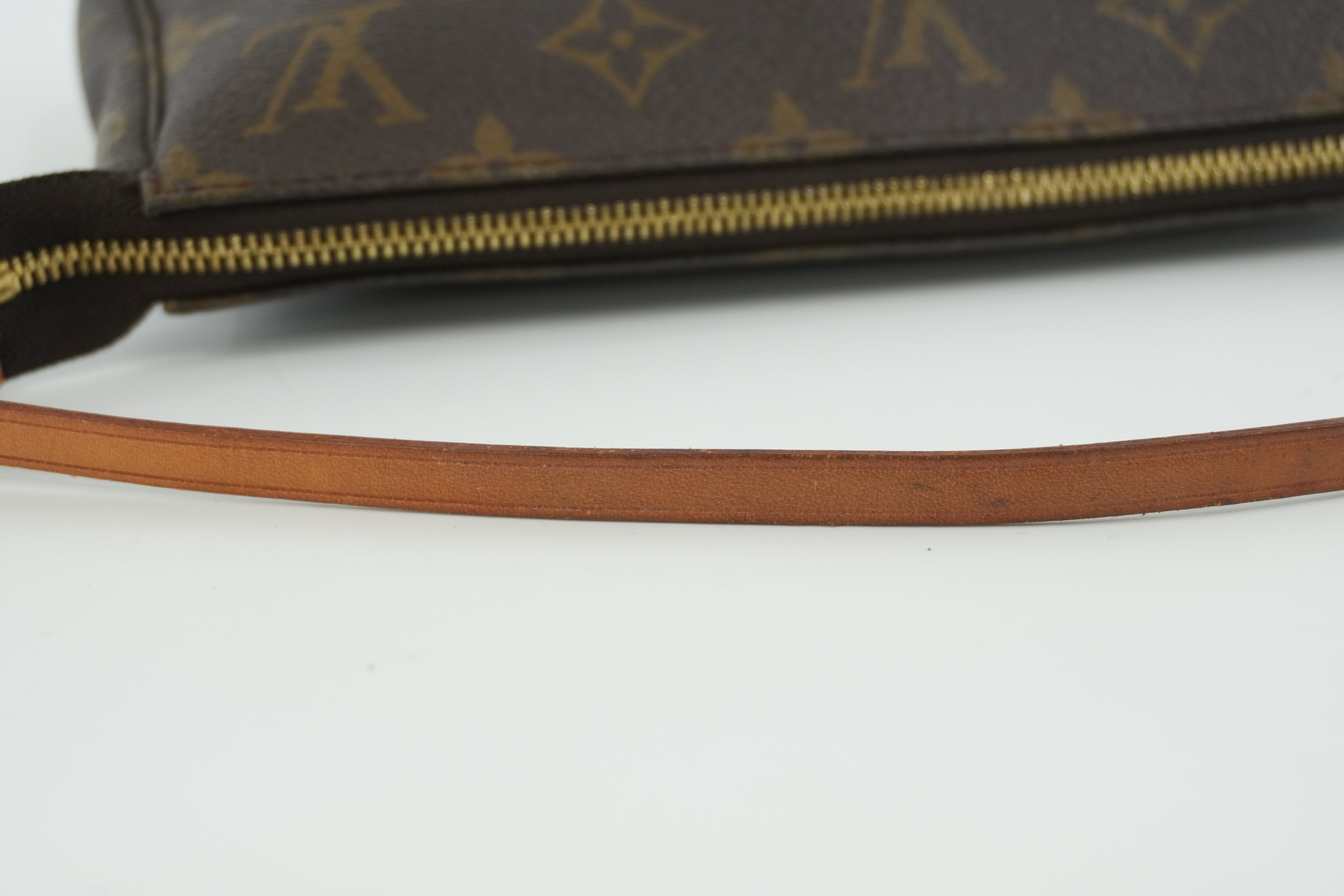 Louis Vuitton Monogram Pochette Accessory Handbag Used