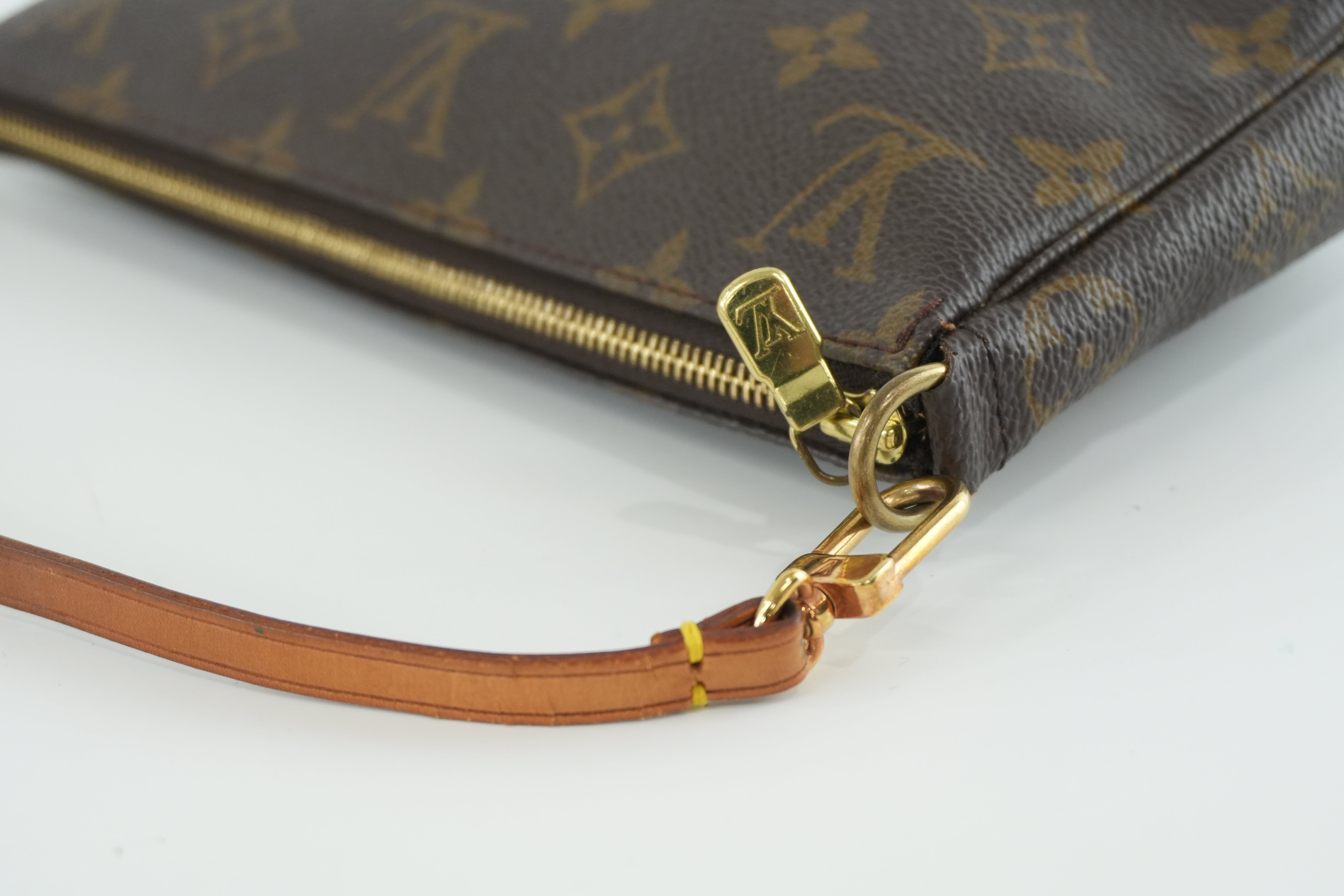Louis Vuitton Monogram Pochette Accessory Handbag Used