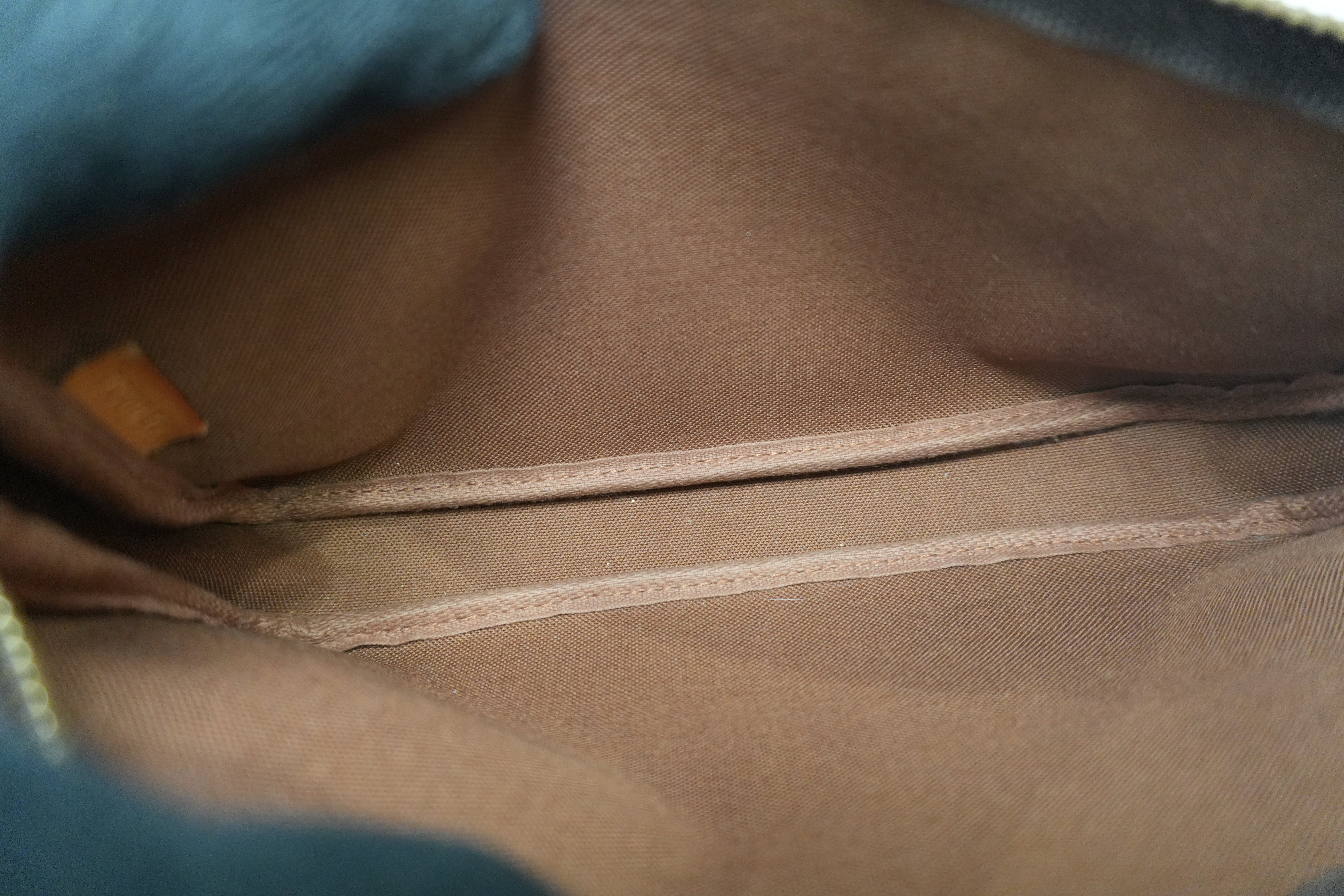 Louis Vuitton Monogram Pochette Accessory Handbag Used