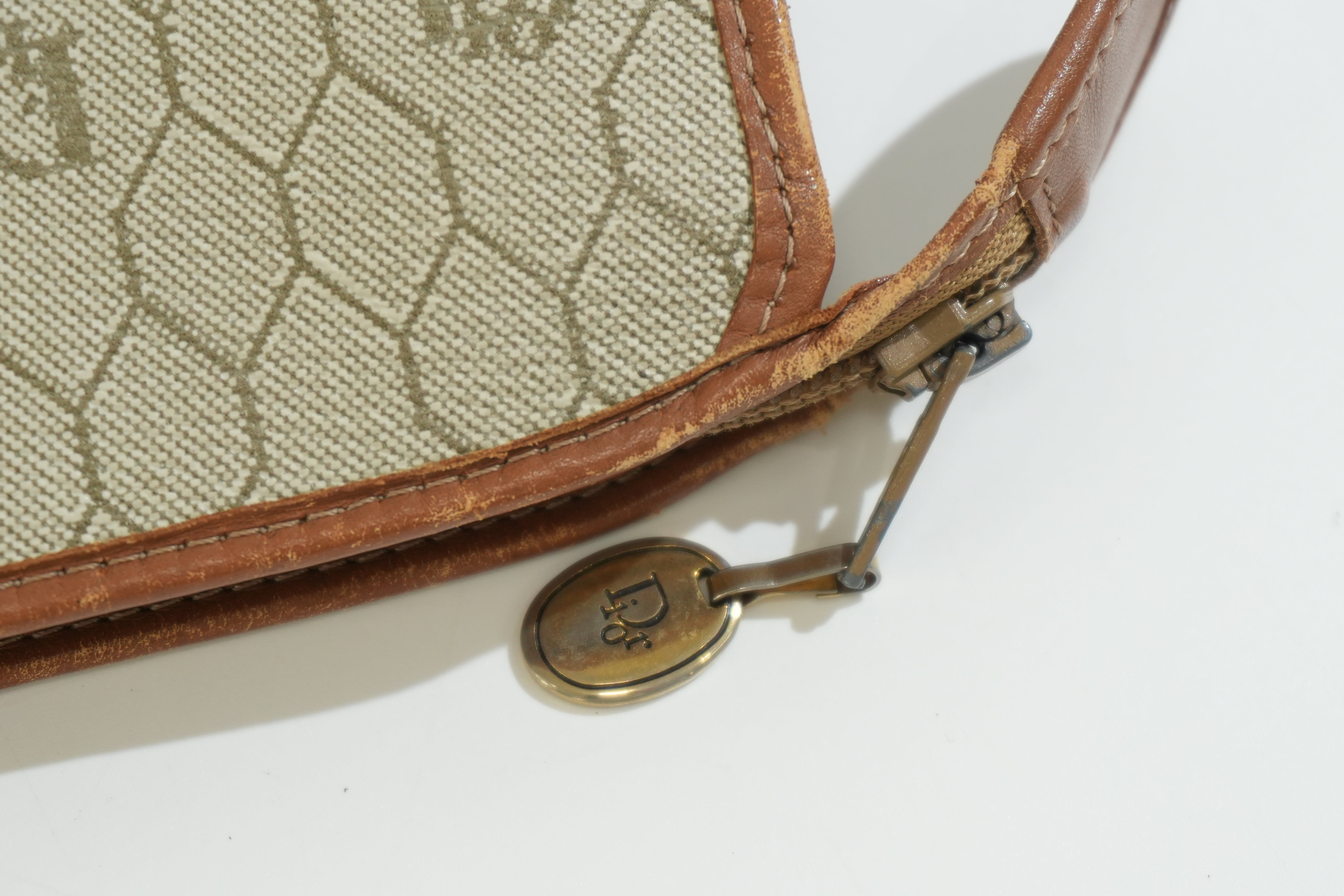 Pre-owned Dior Honeycomb Clutch Bag Brown