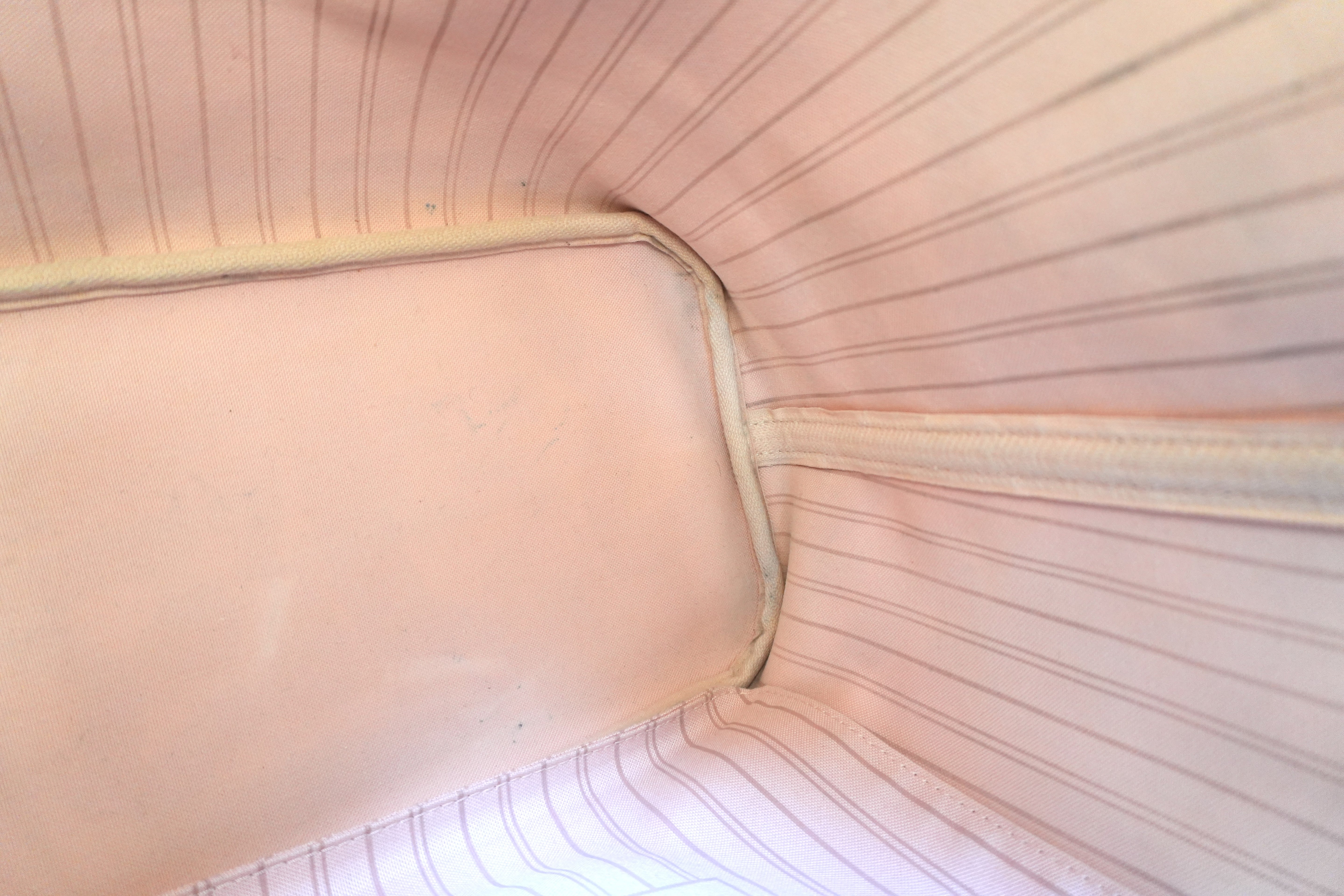 Louis Vuitton Neverfull MM Limited Edition Tahitienne with Pouch Used