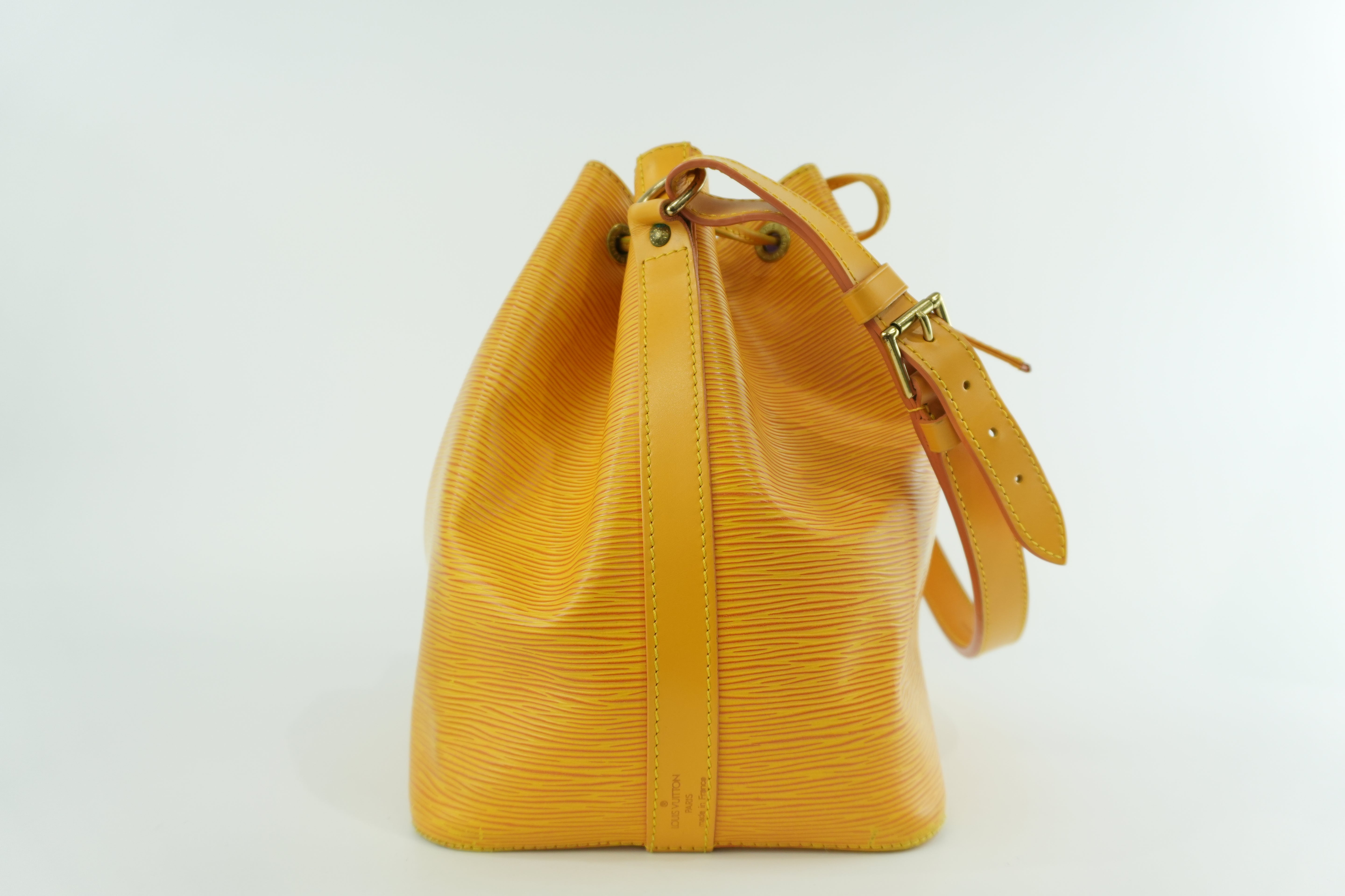 Pre-owned Louis Vuitton Noe PM Shoulder Bag Epi Yellow