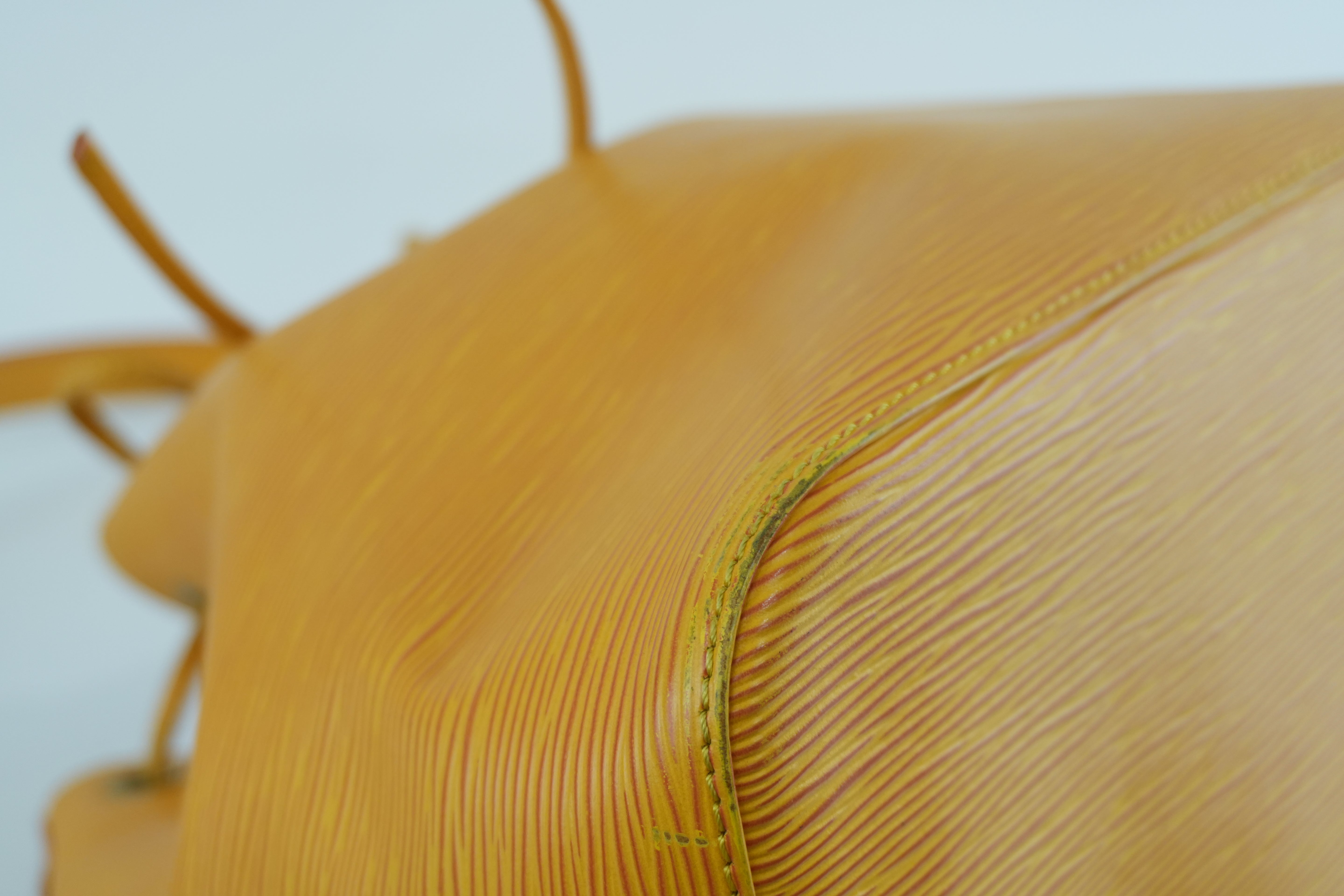 Pre-owned Louis Vuitton Noe PM Shoulder Bag Epi Yellow