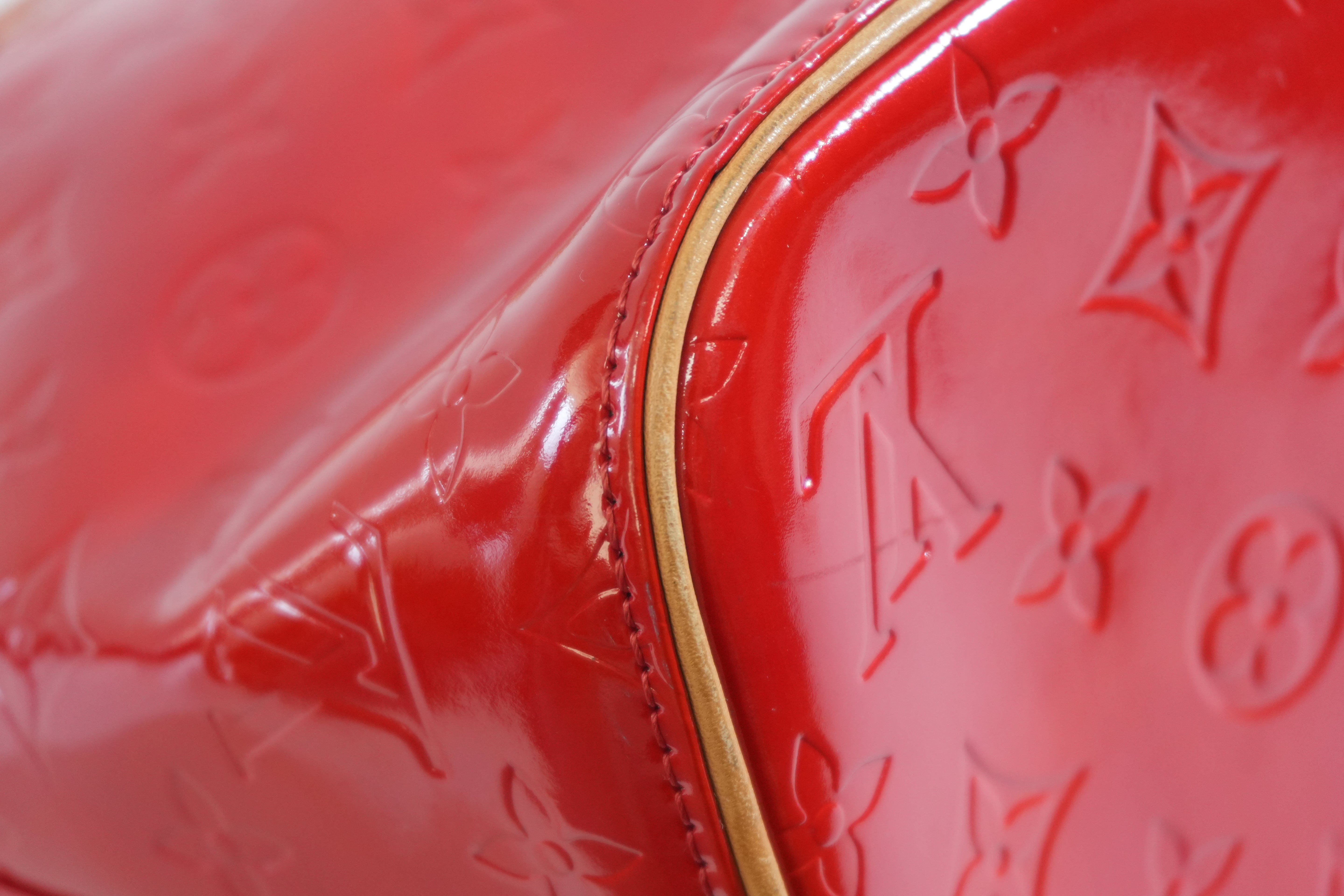 Pre-owned Louis Vuitton Vernis Houston Handbag Red
