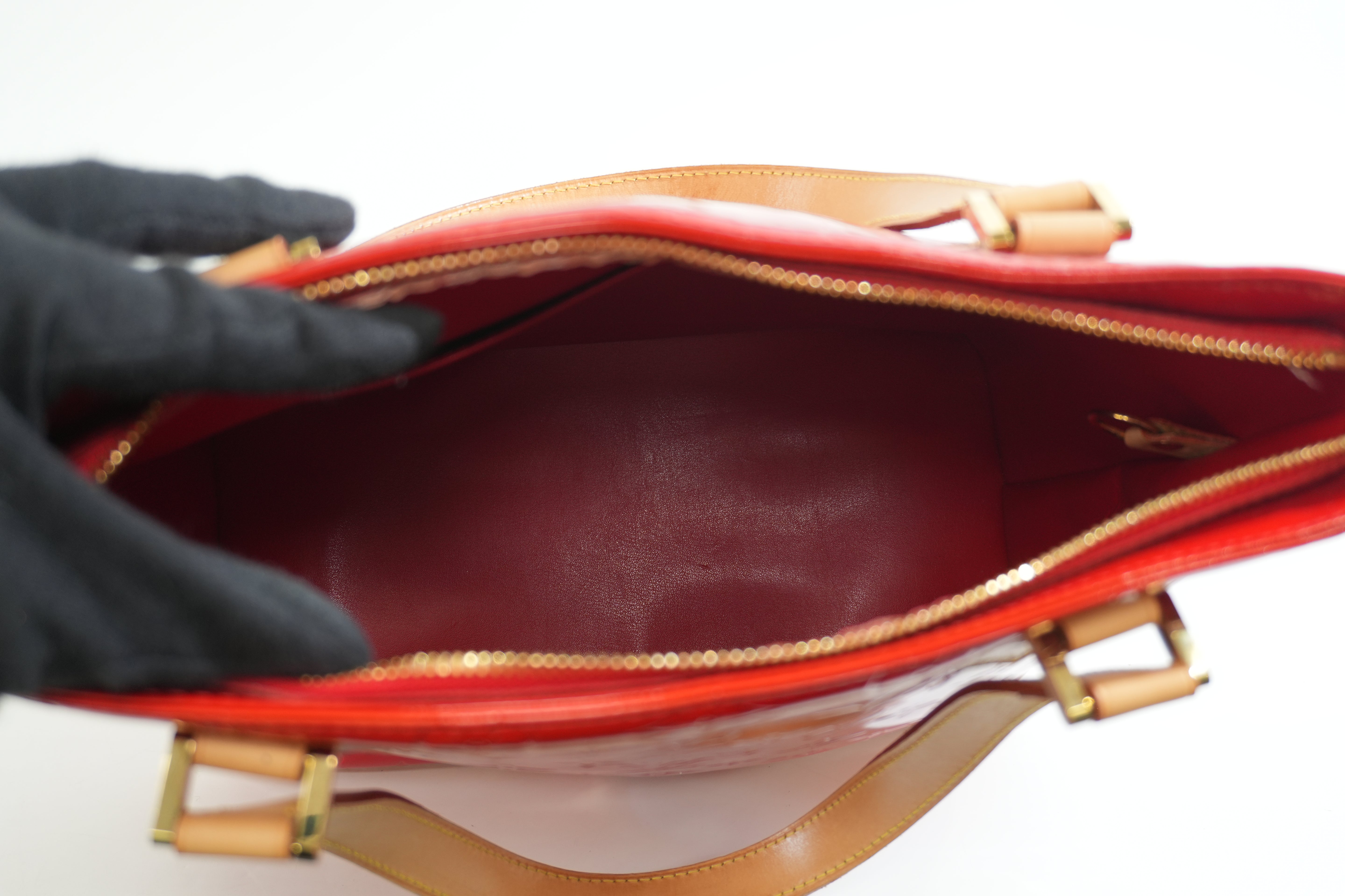 Pre-owned Louis Vuitton Vernis Houston Handbag Red