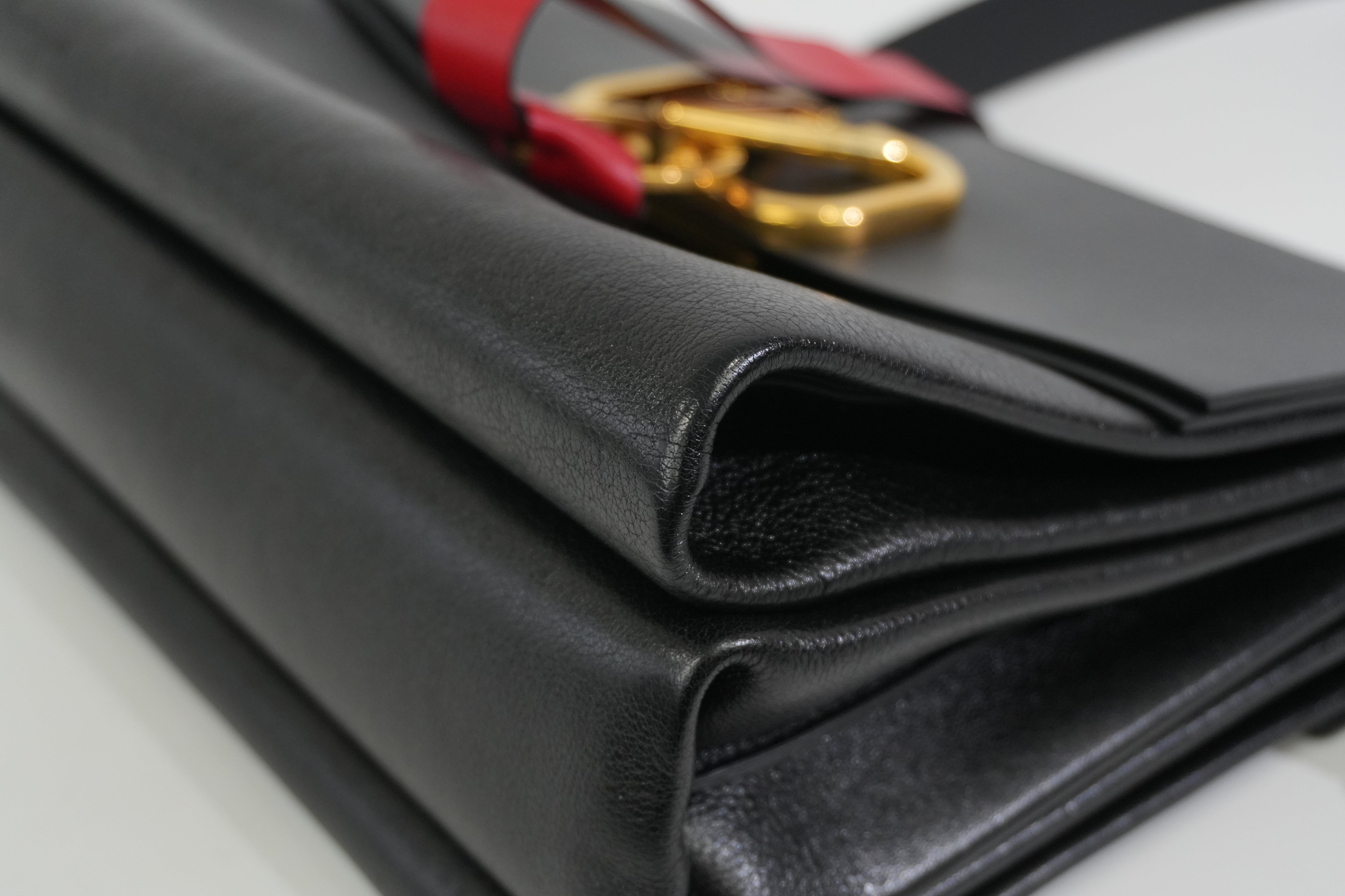 Pre-owned Valentino Garavani VRING Shoulder Bag Black