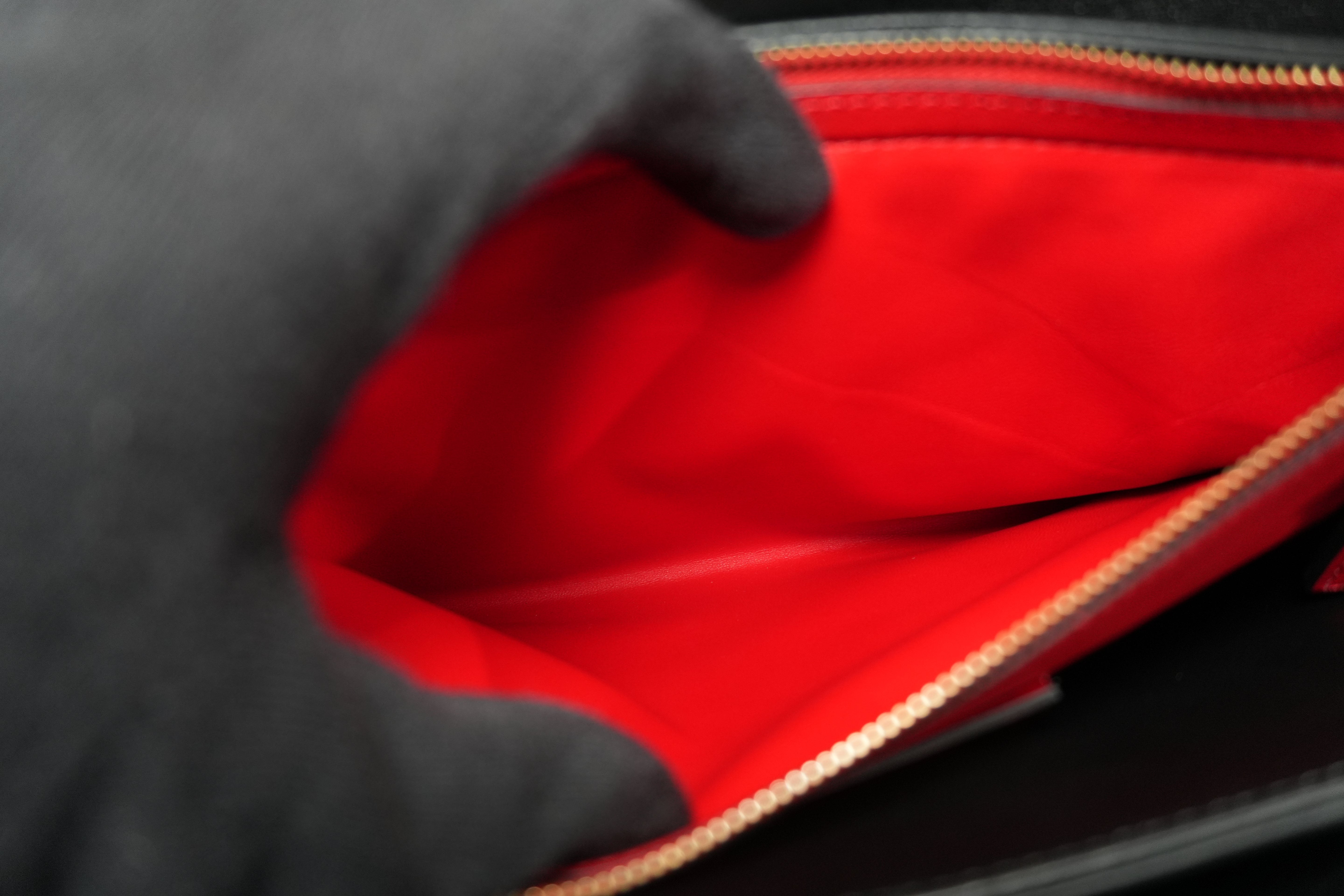 Pre-owned Valentino Garavani VRING Shoulder Bag Black