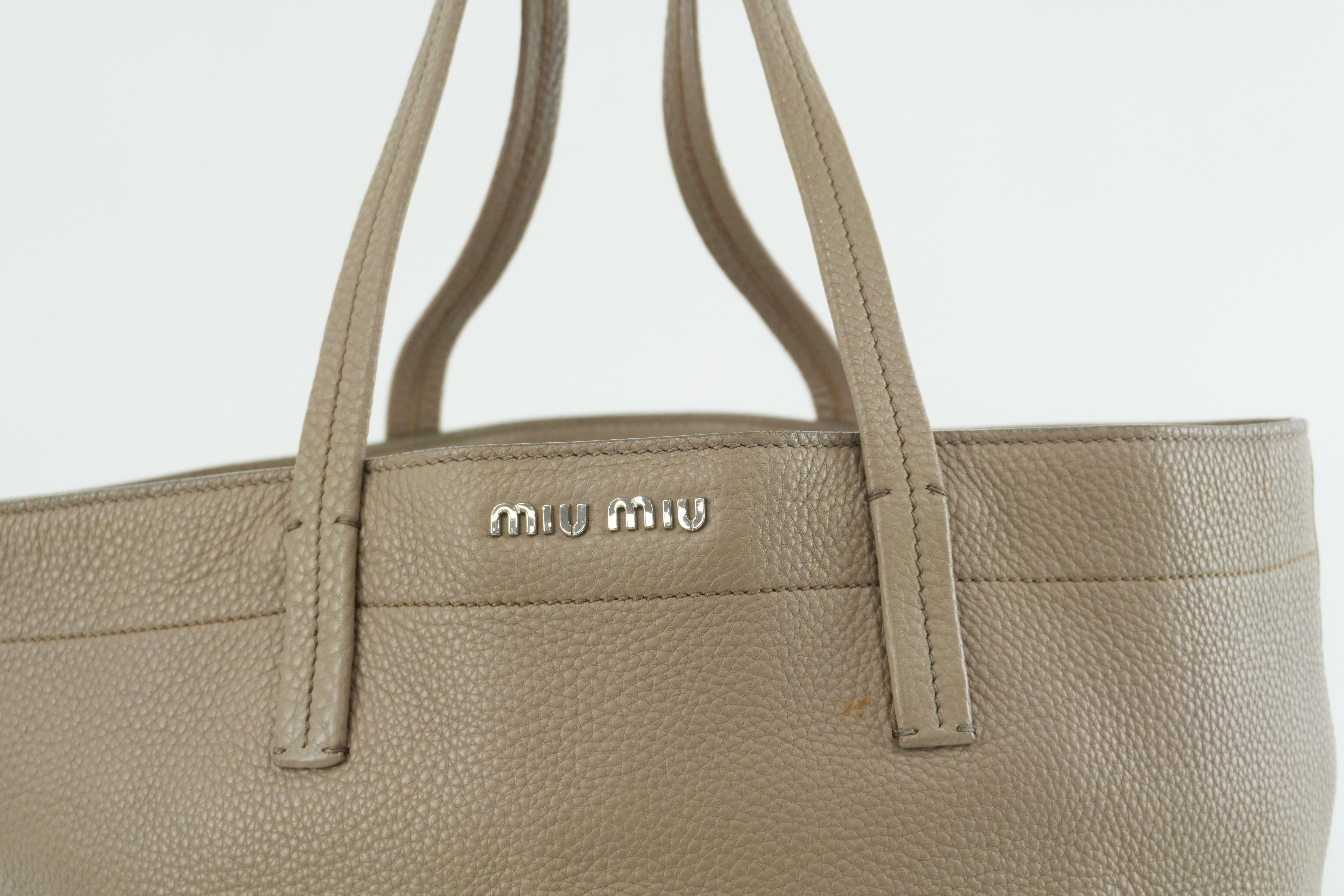 Pre-owned Miumiu Tote Bag Leather Beige