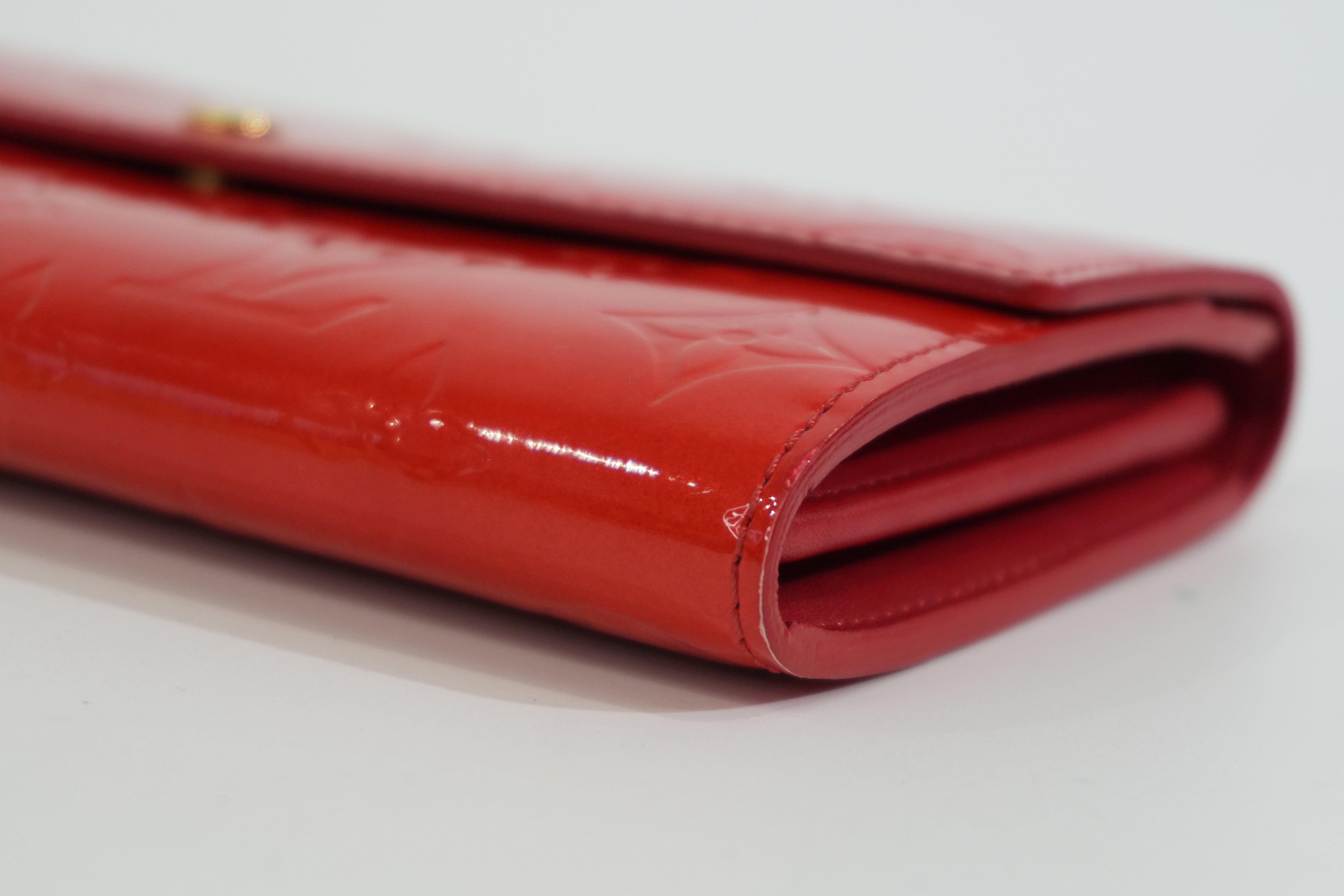 Pre-owned Louis Vuitton Vernis Sarah Wallet Red