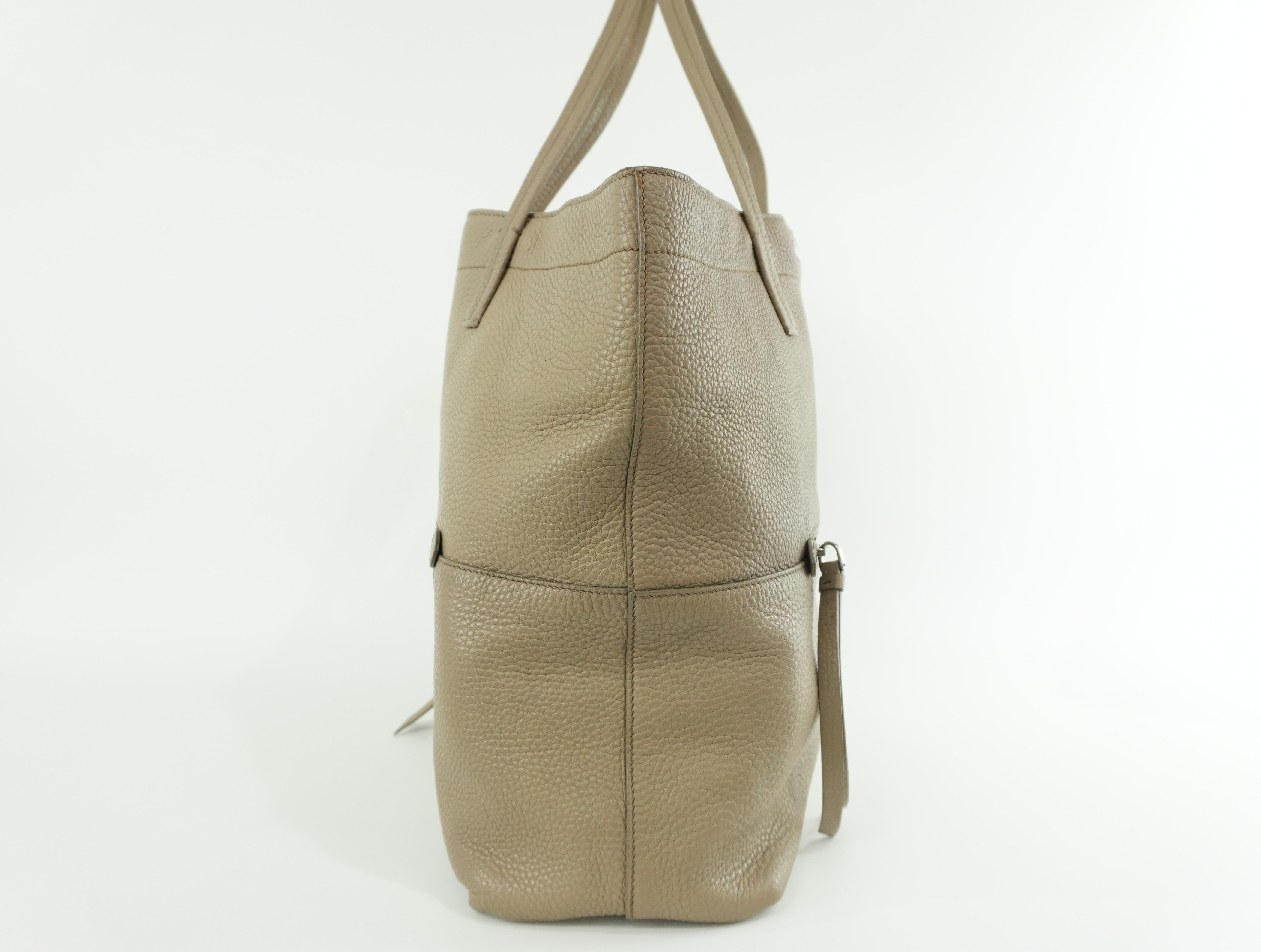 Pre-owned Miumiu Tote Bag Leather Beige