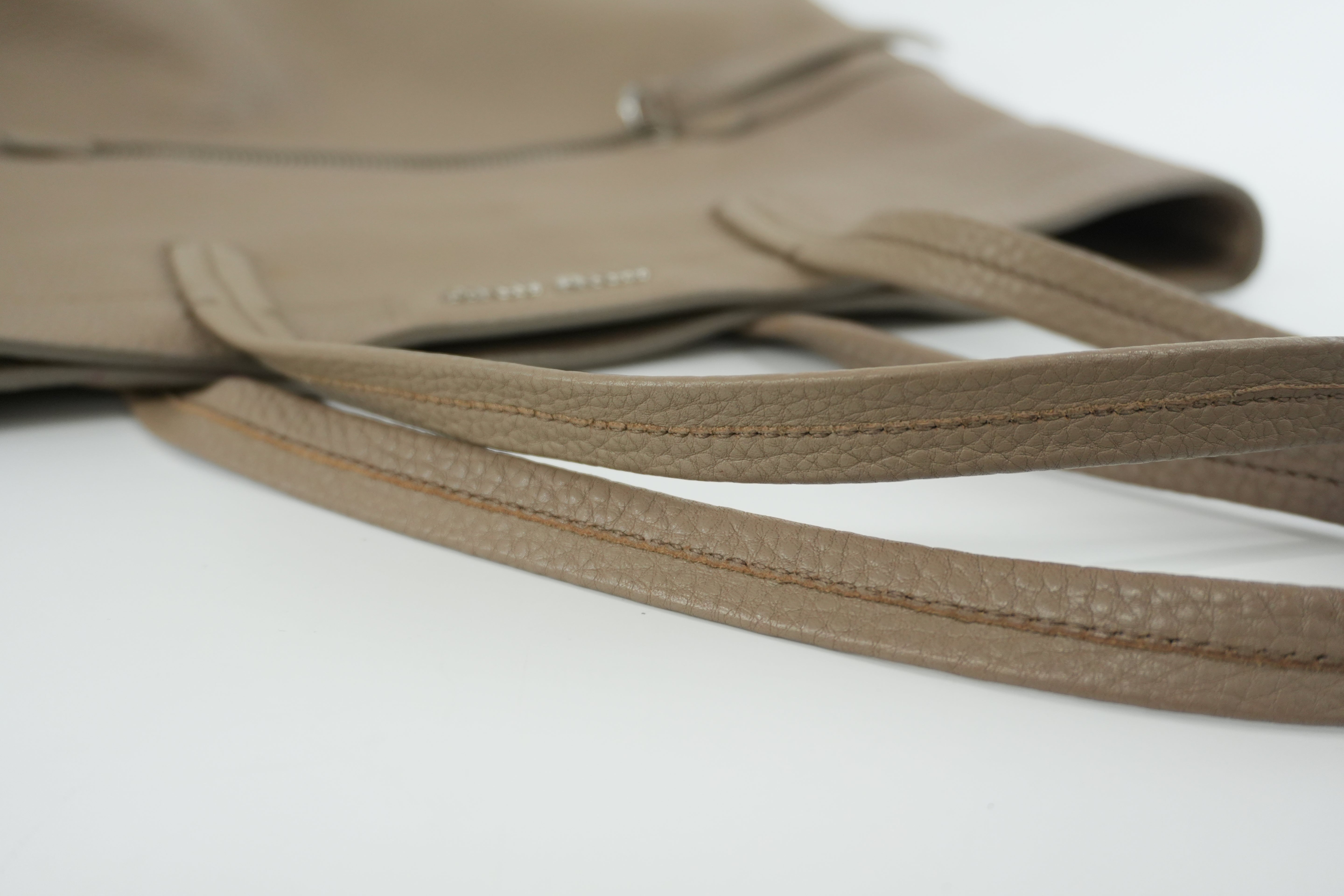 Pre-owned Miumiu Tote Bag Leather Beige