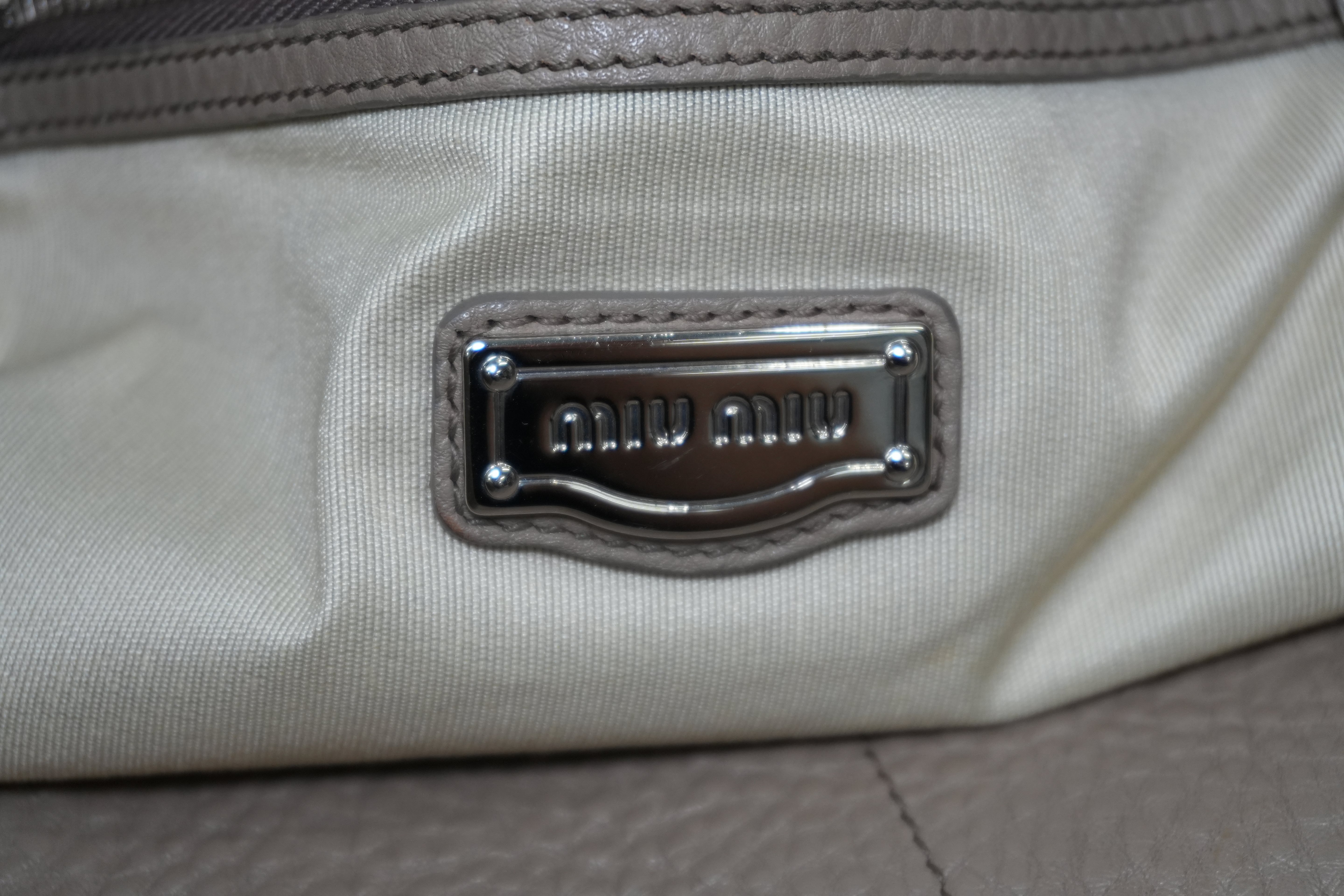 Pre-owned Miumiu Tote Bag Leather Beige