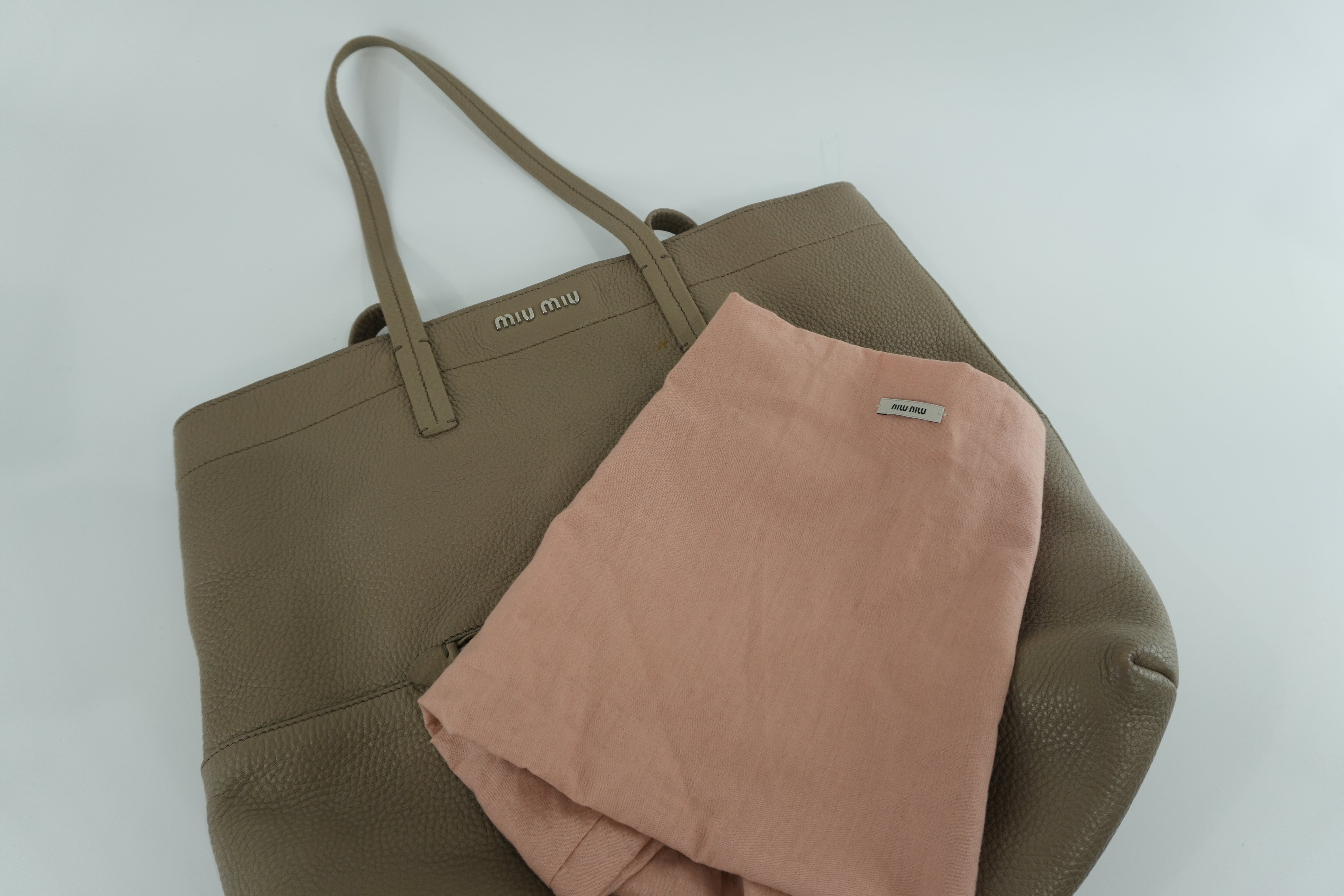 Pre-owned Miumiu Tote Bag Leather Beige