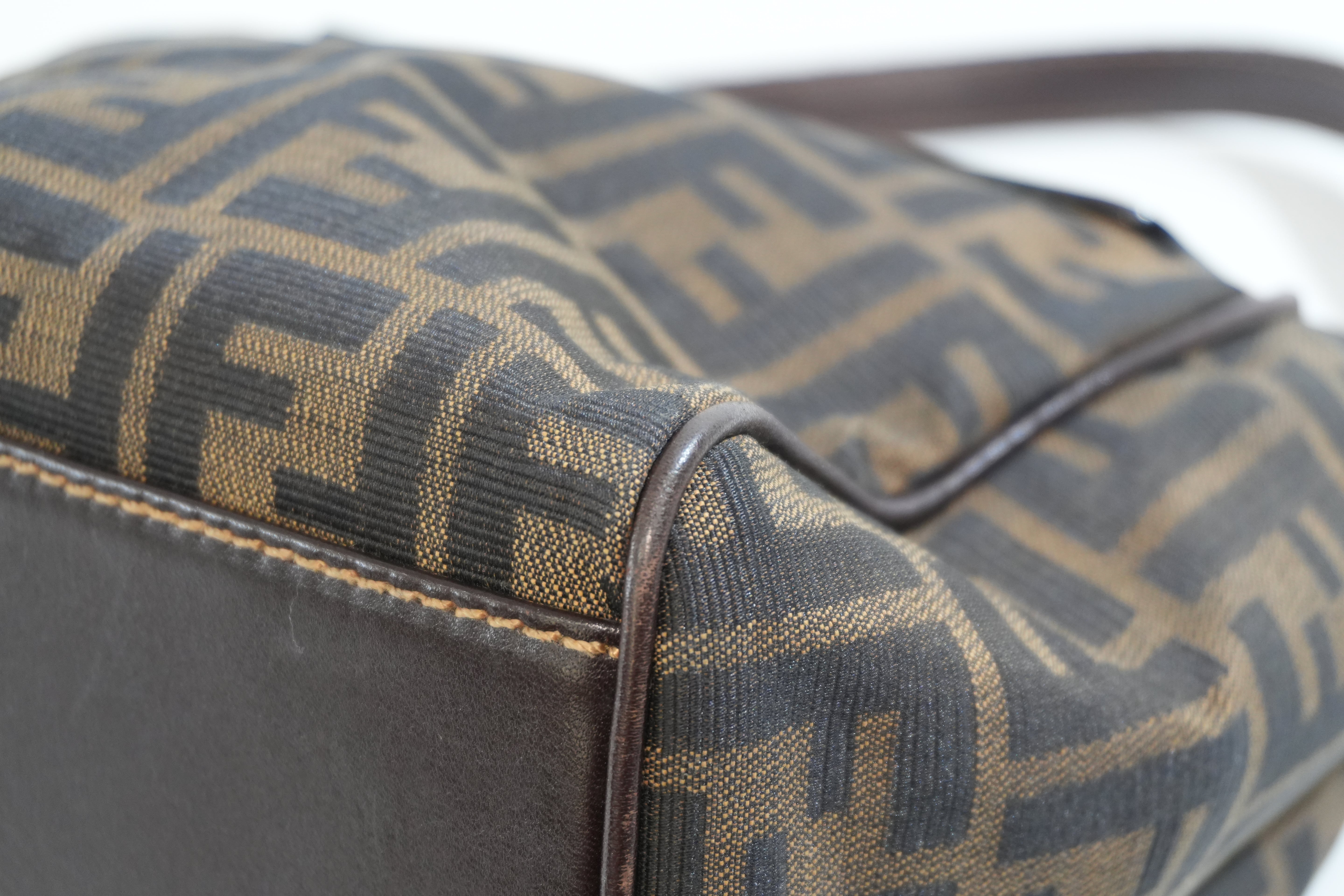 Pre-owned Fendi Zucca Handbag Brown