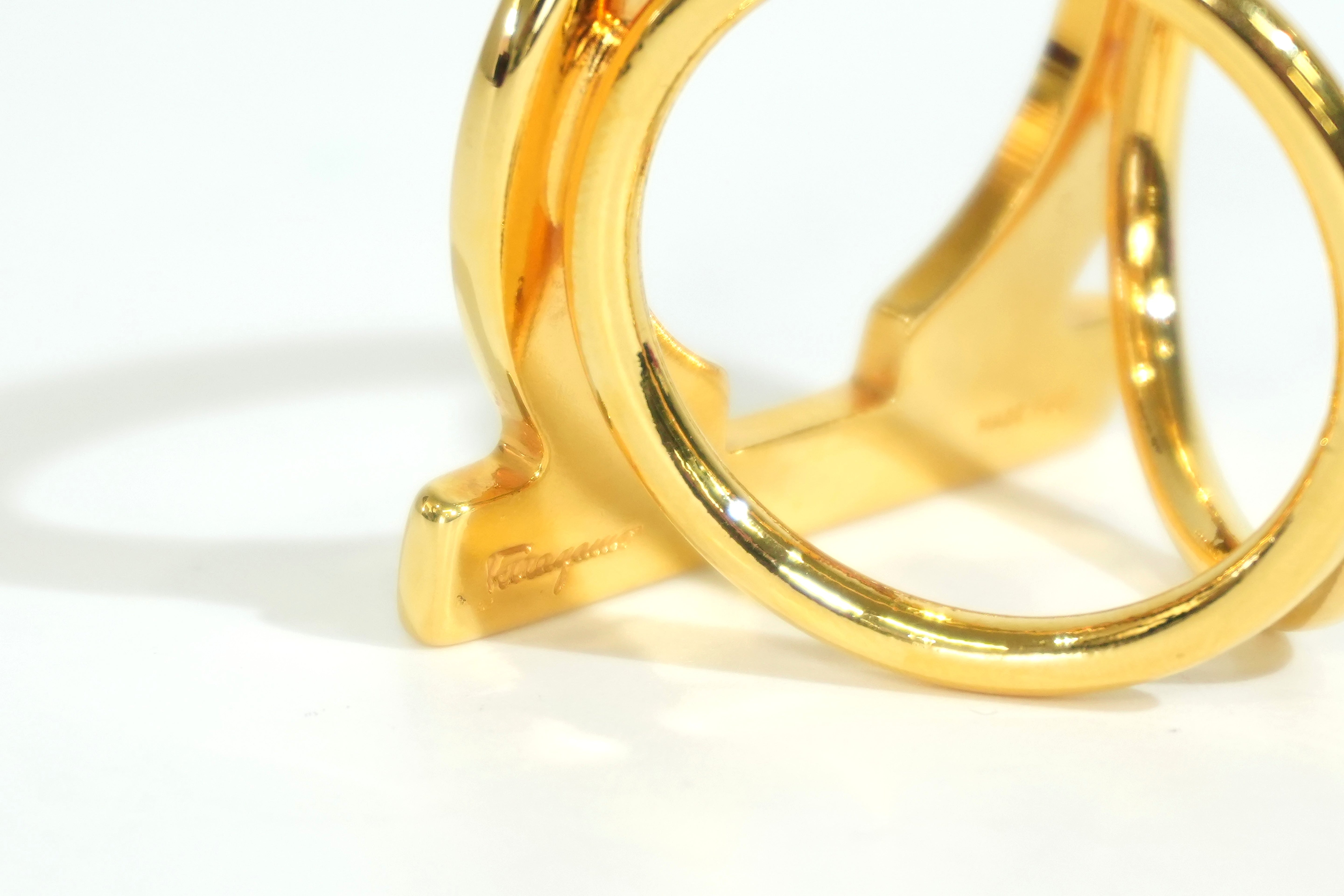 Pre-owned Ferragamo Stainless Steel Scarf Ring Gold tone