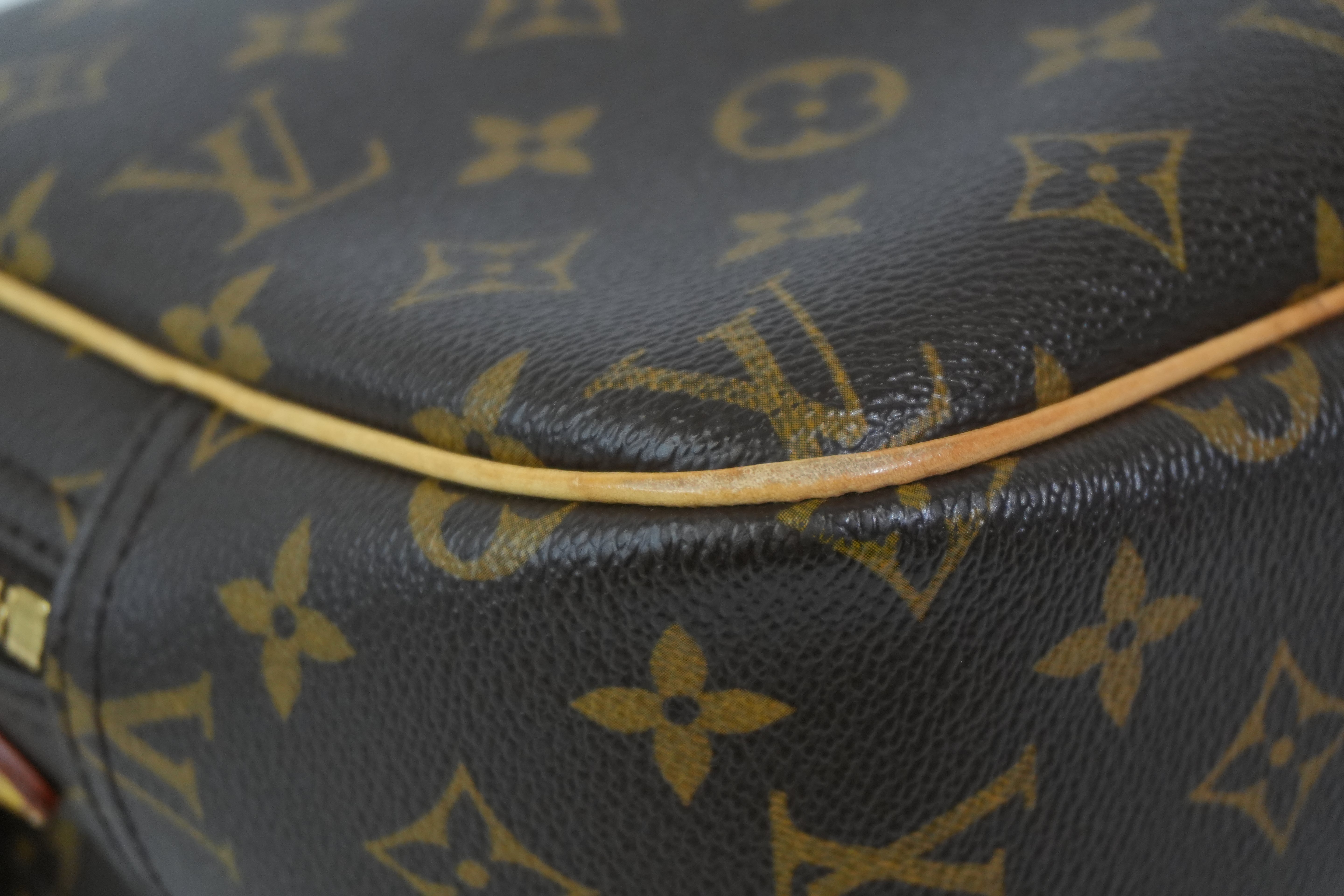 Pre-owned Louis Vuitton Monogram Reporter PM Shoulder Bag