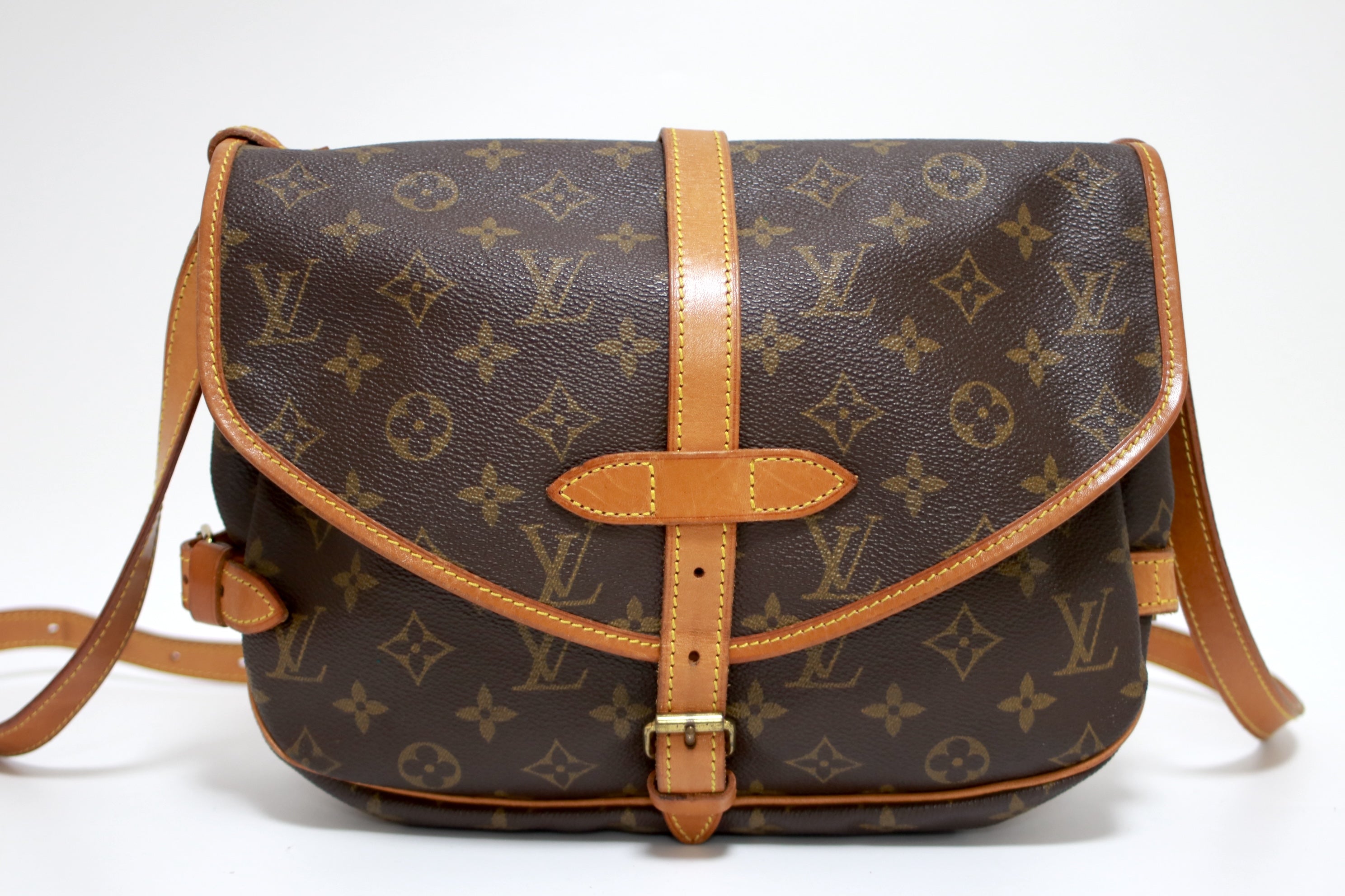 Louis Vuitton Saumur 30 Crossbody Bag Used