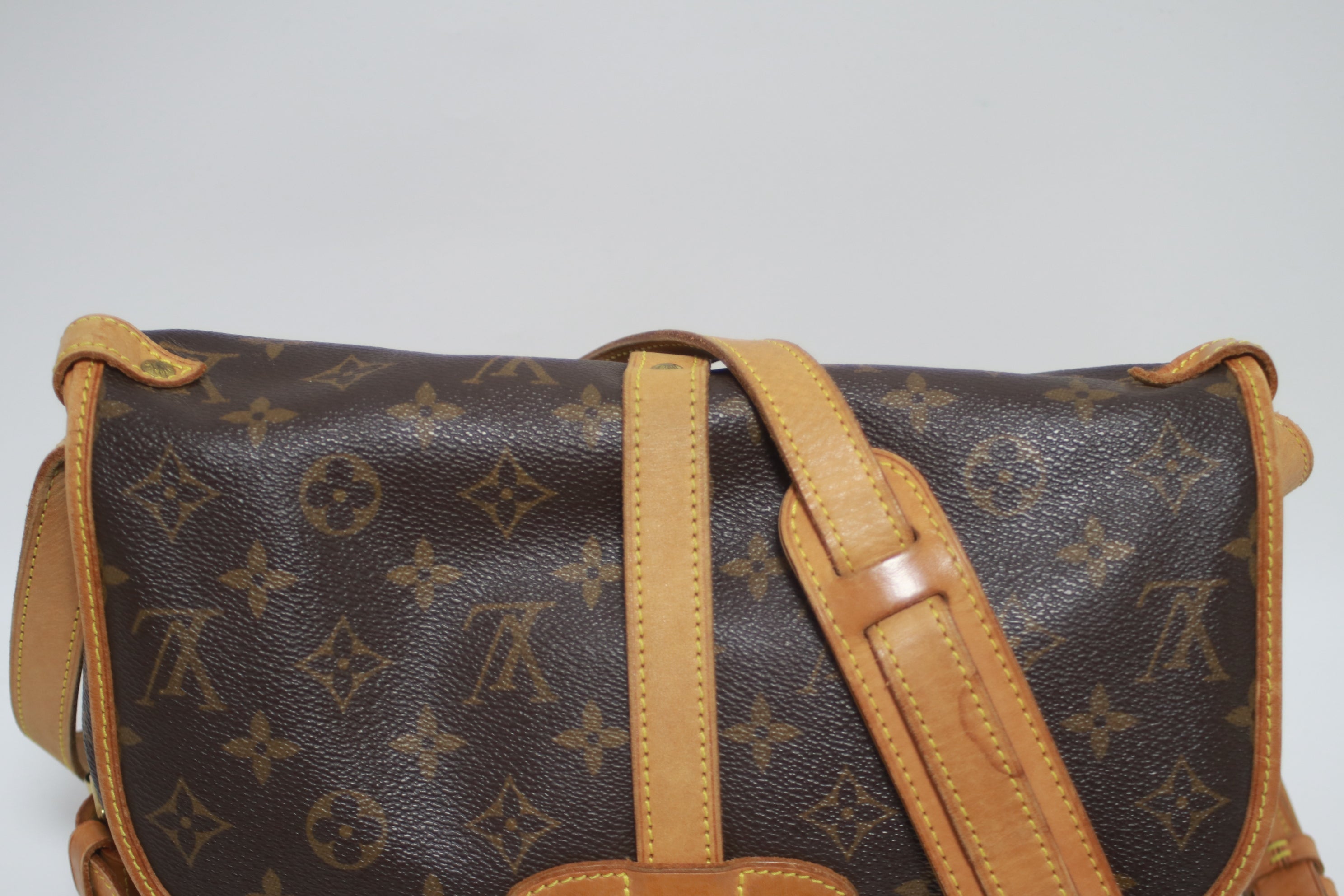 Louis Vuitton Saumur 30 Shoulder Bag Used