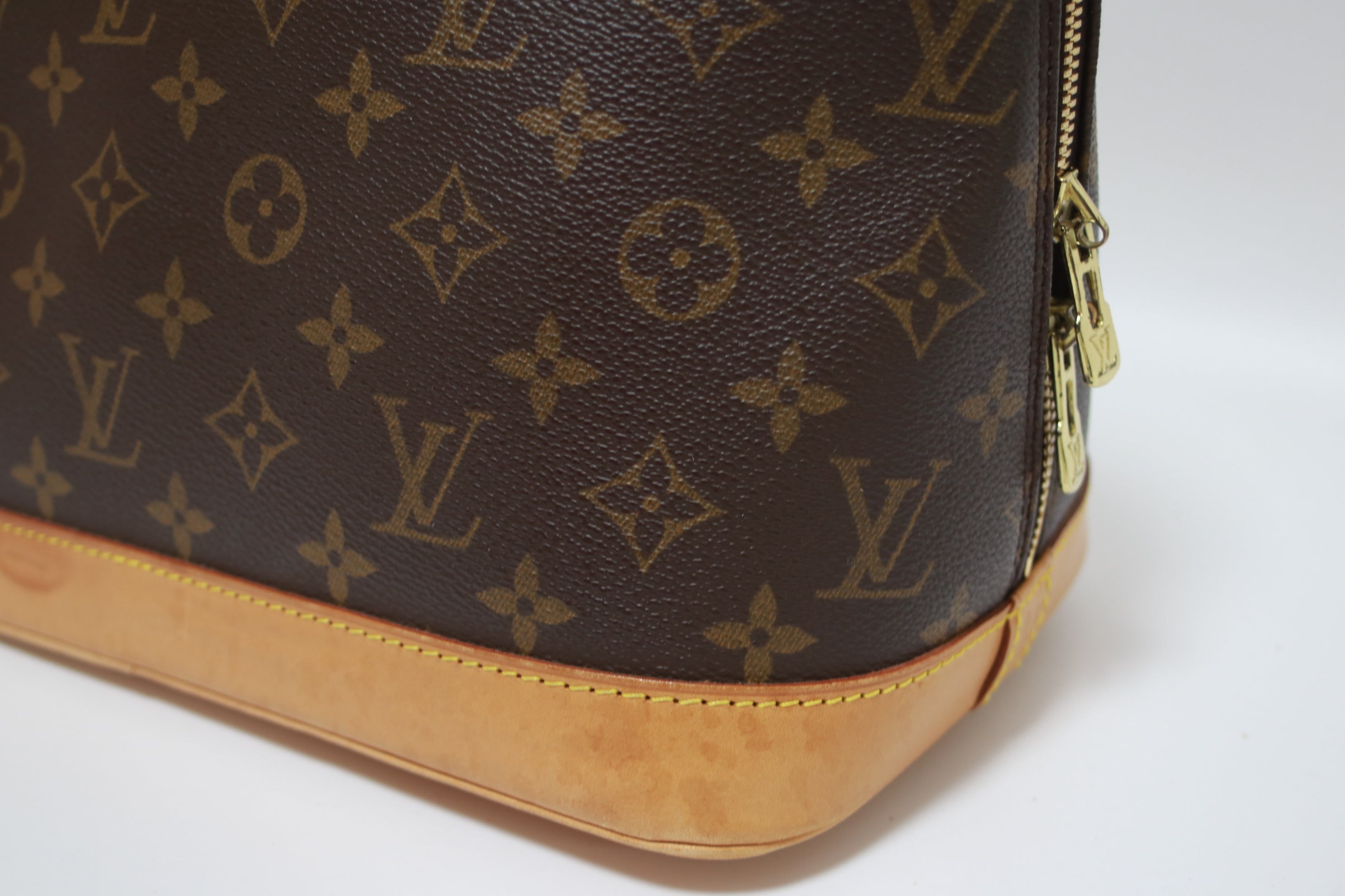Louis Vuitton Alma PM Handbag Used