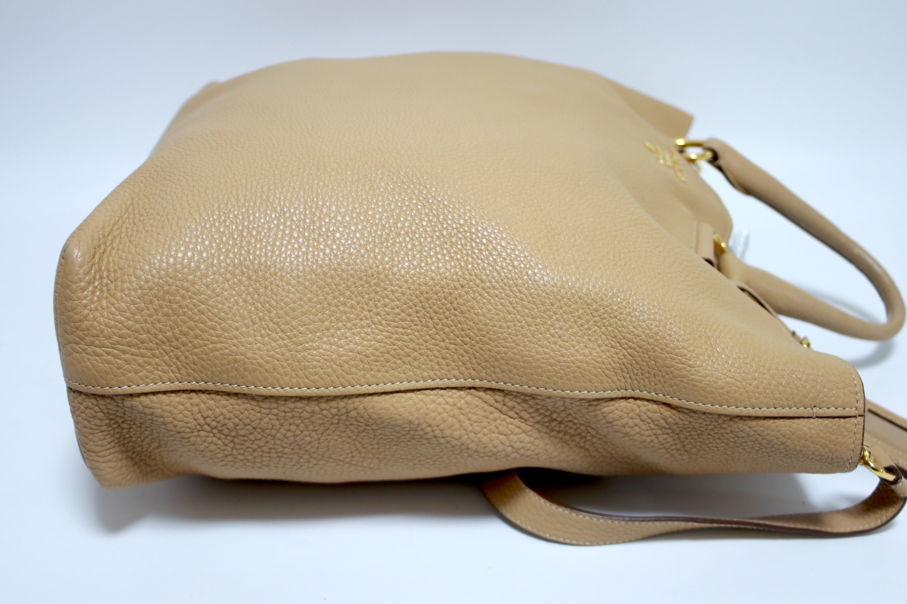 Borsa Prada Vitello Daino in pelle bidirezionale usata