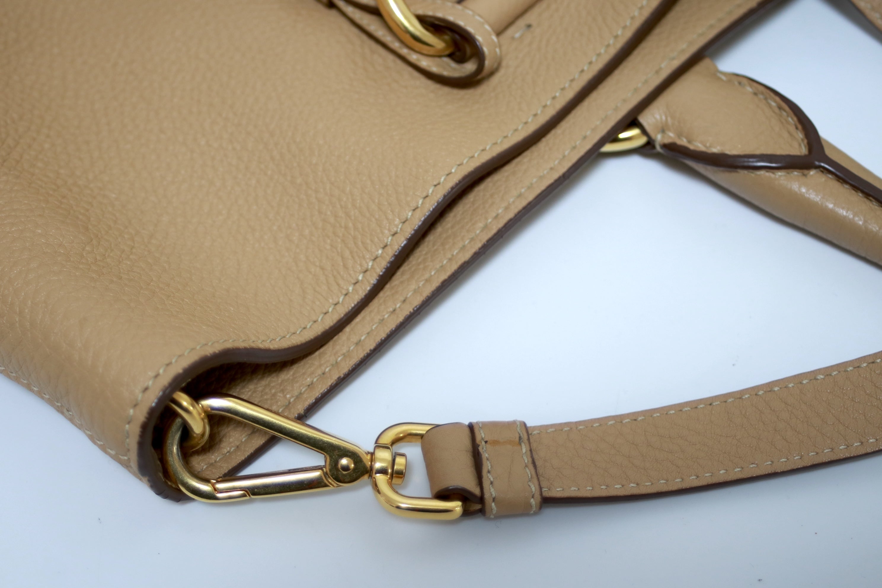 Borsa Prada Vitello Daino in pelle bidirezionale usata