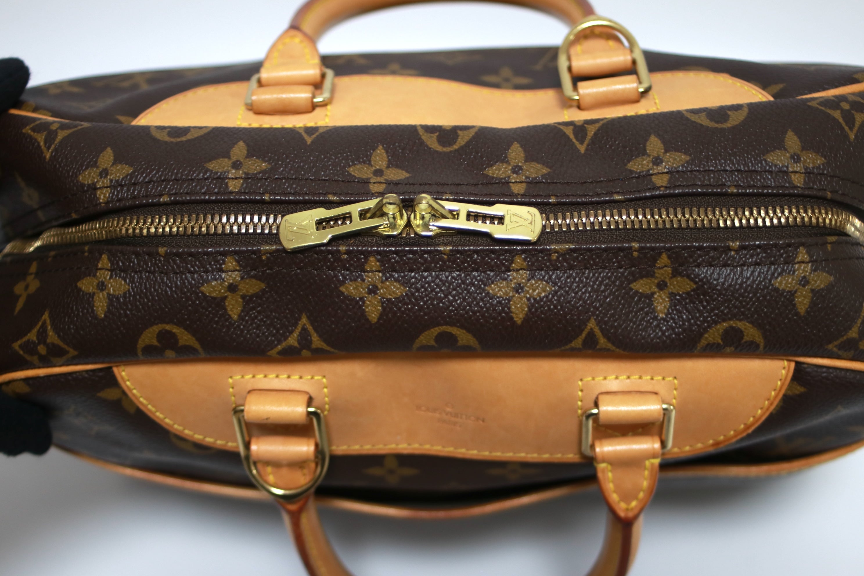 Louis Vuitton Deauville Handbag Used