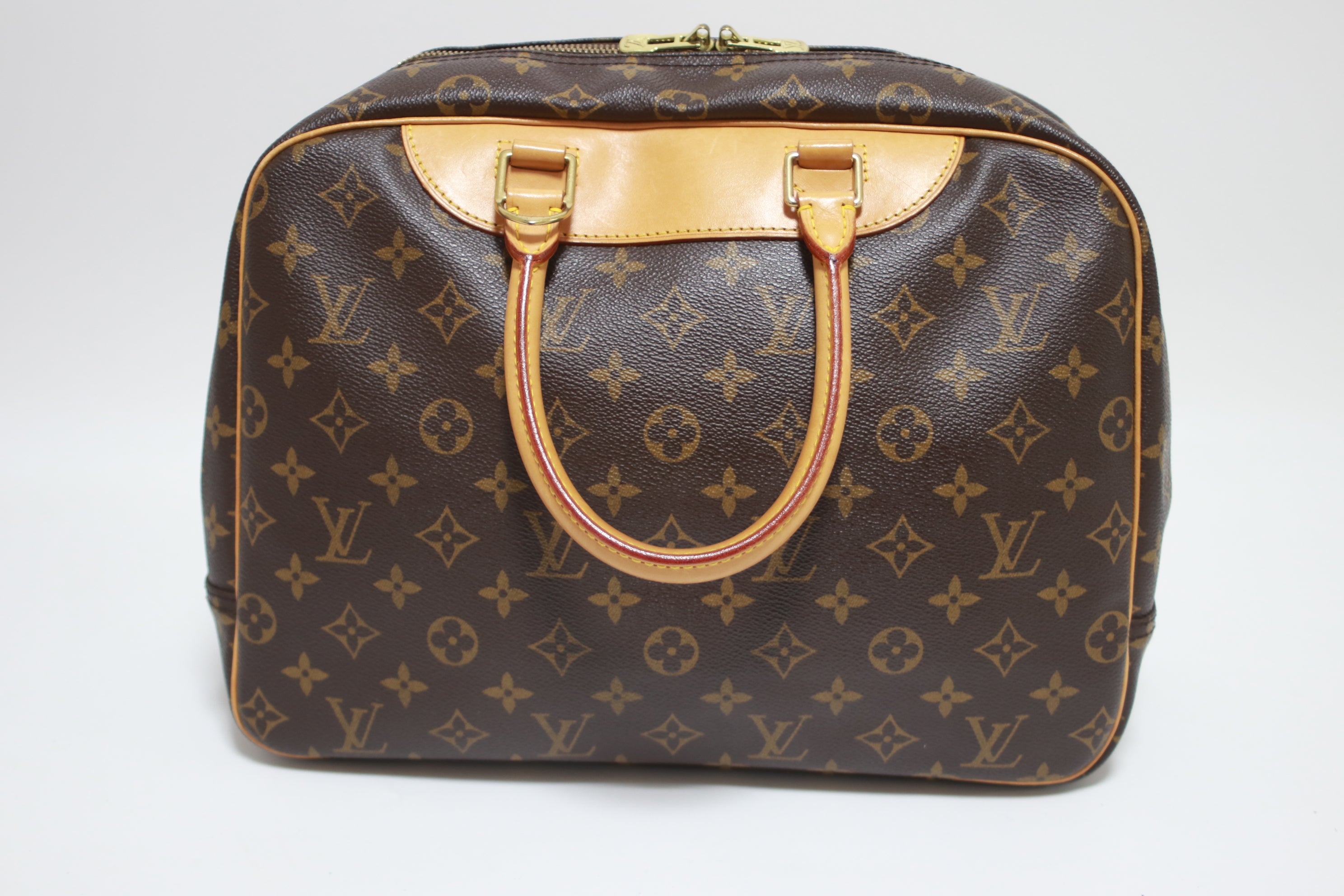 Louis Vuitton Deauville Handbag Used