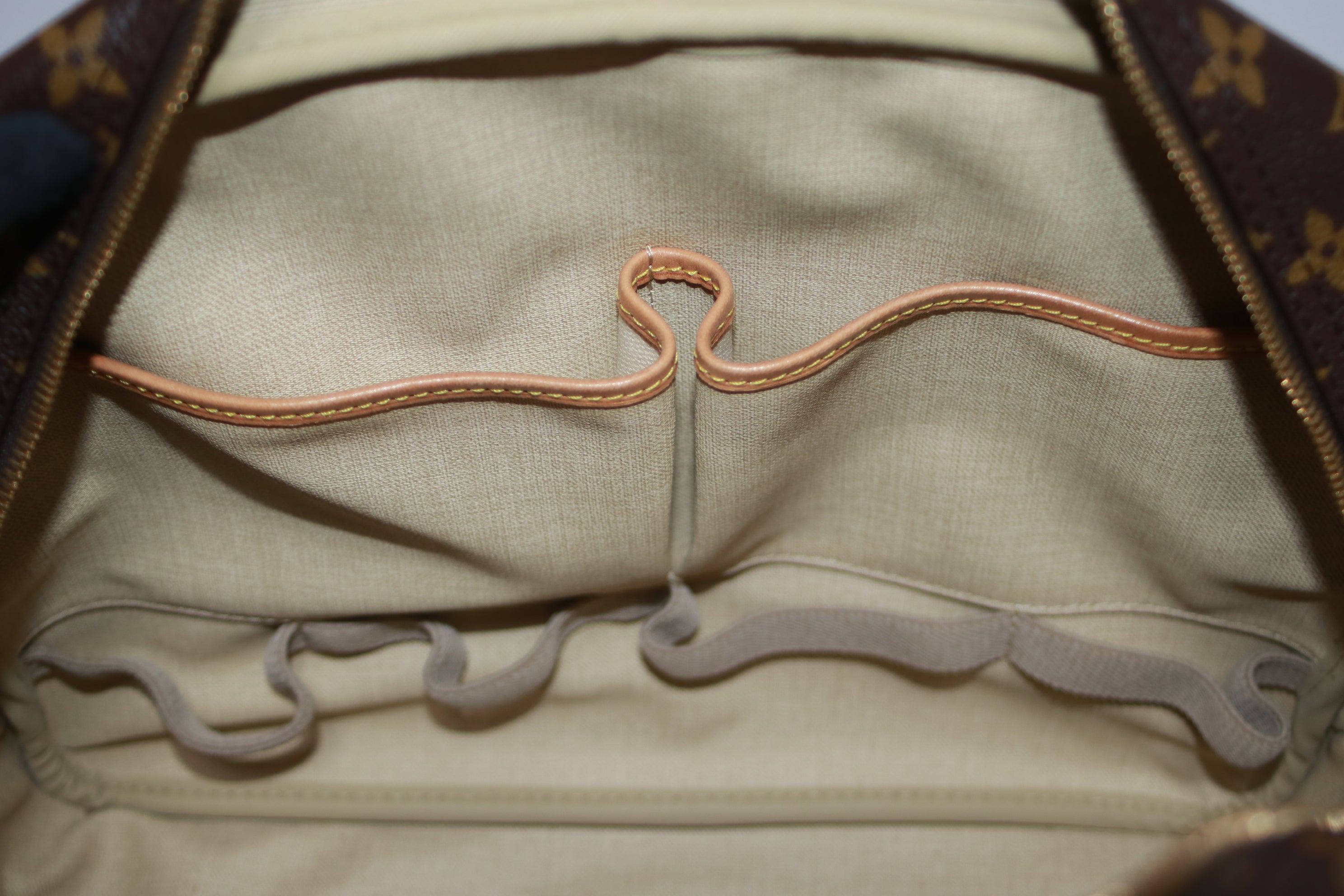 Louis Vuitton Deauville Handbag Used